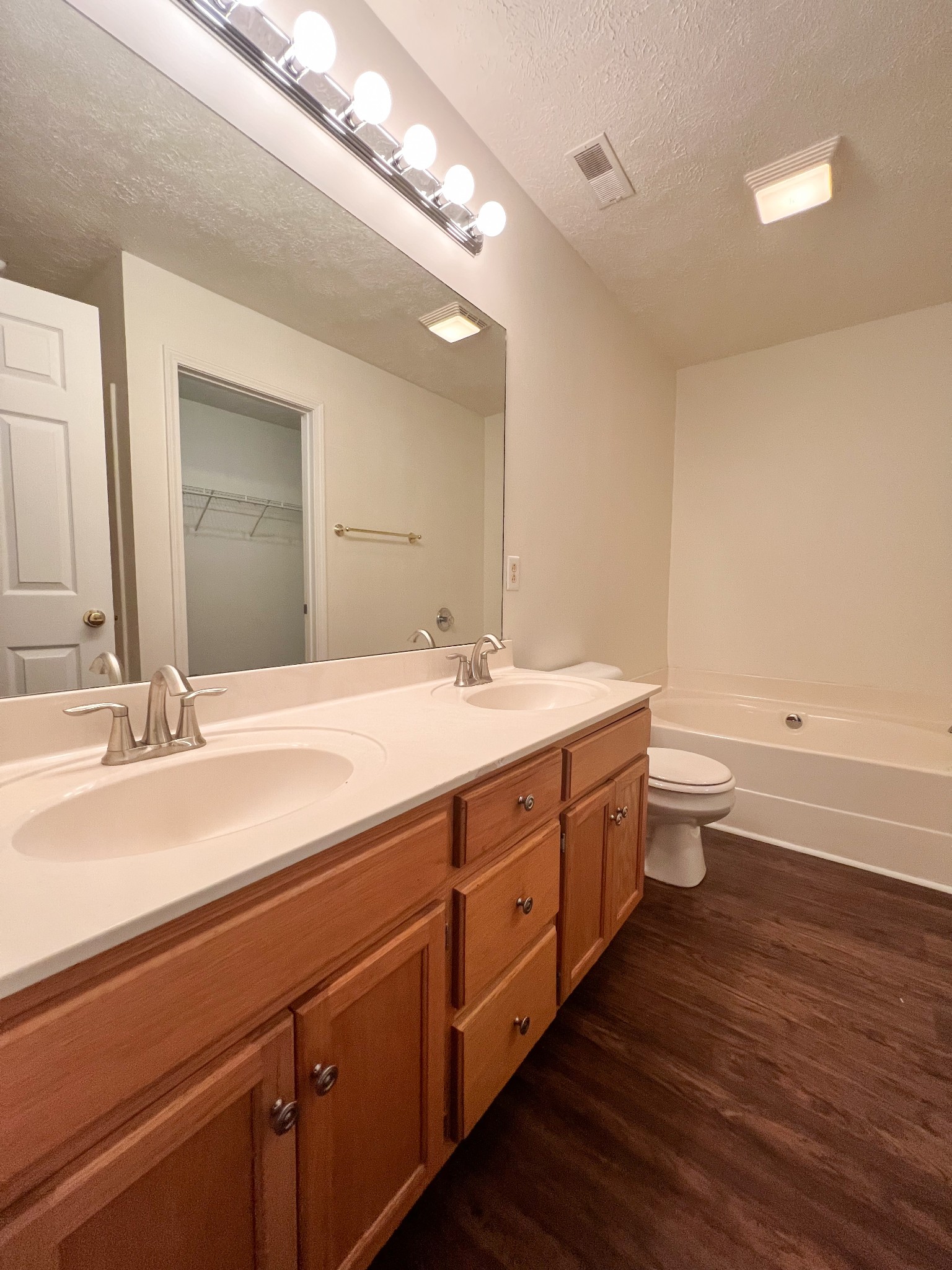 800 Cainbrook CRT