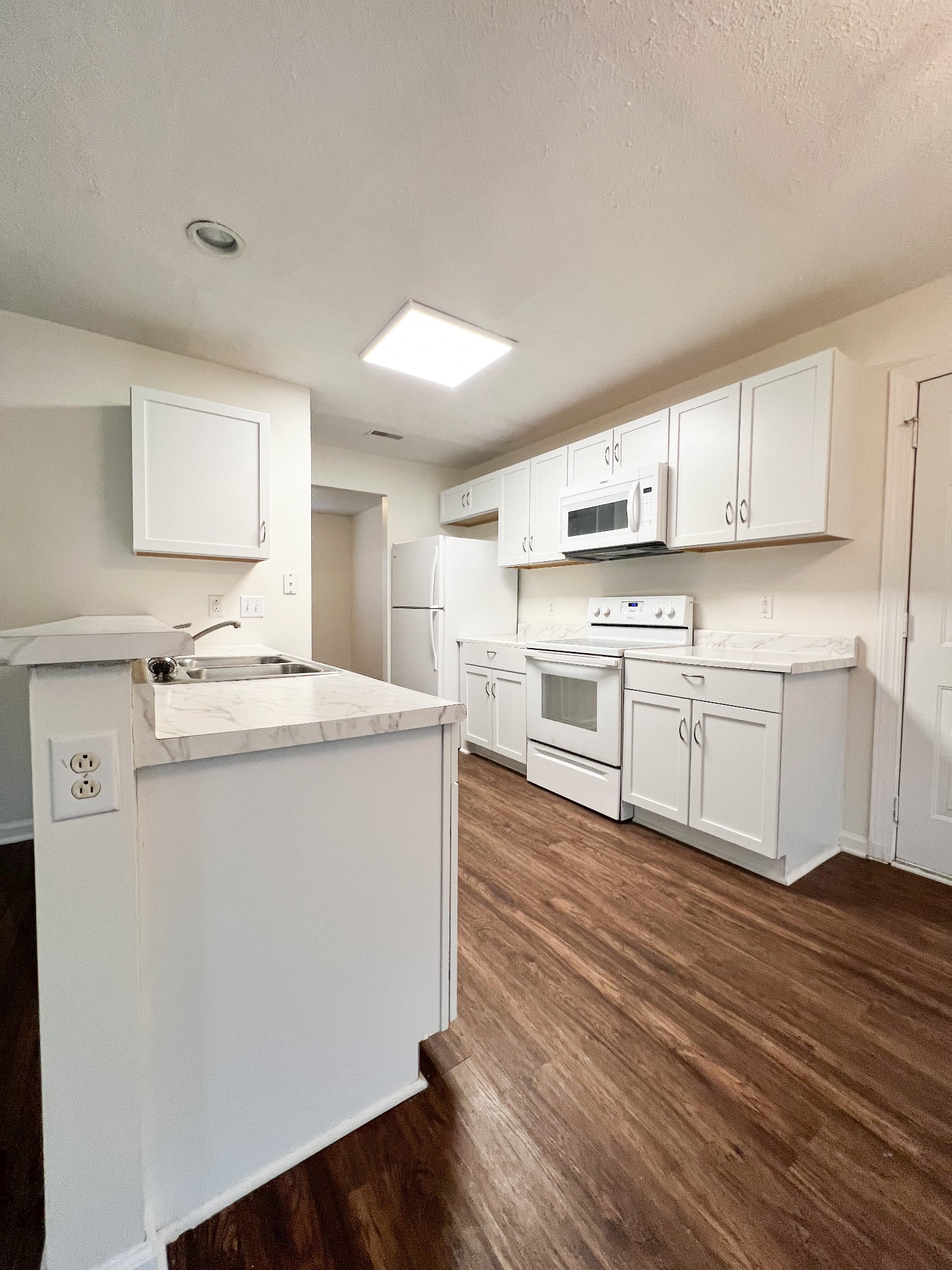 800 Cainbrook CRT
