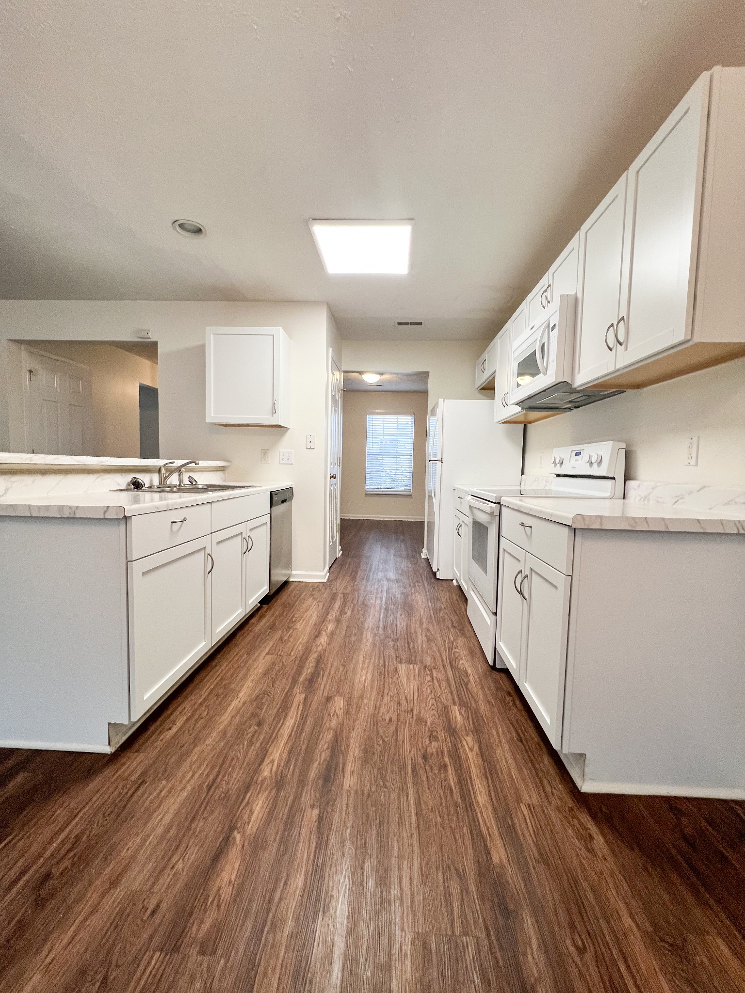 800 Cainbrook CRT