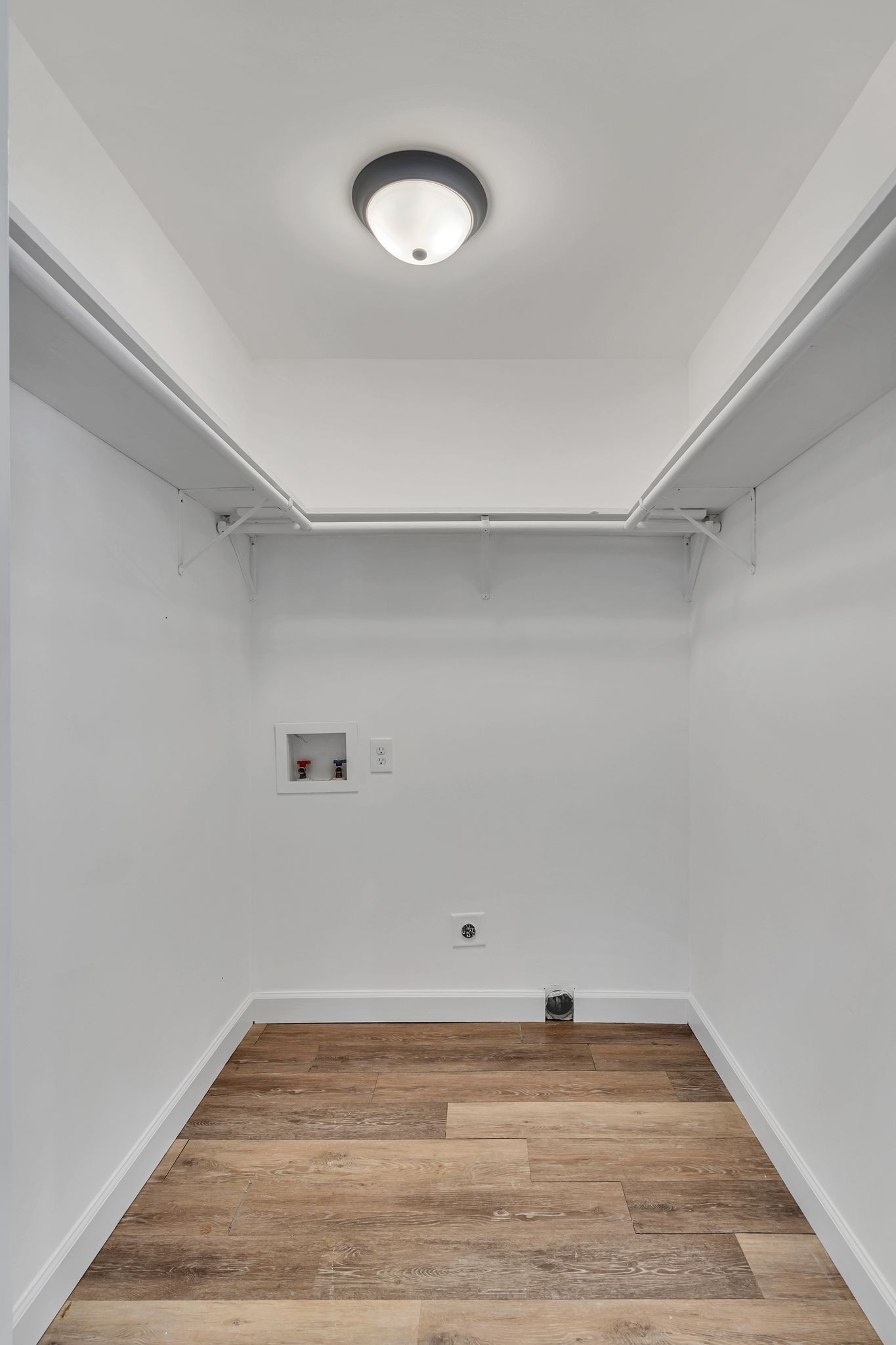 200 The Loop Cir