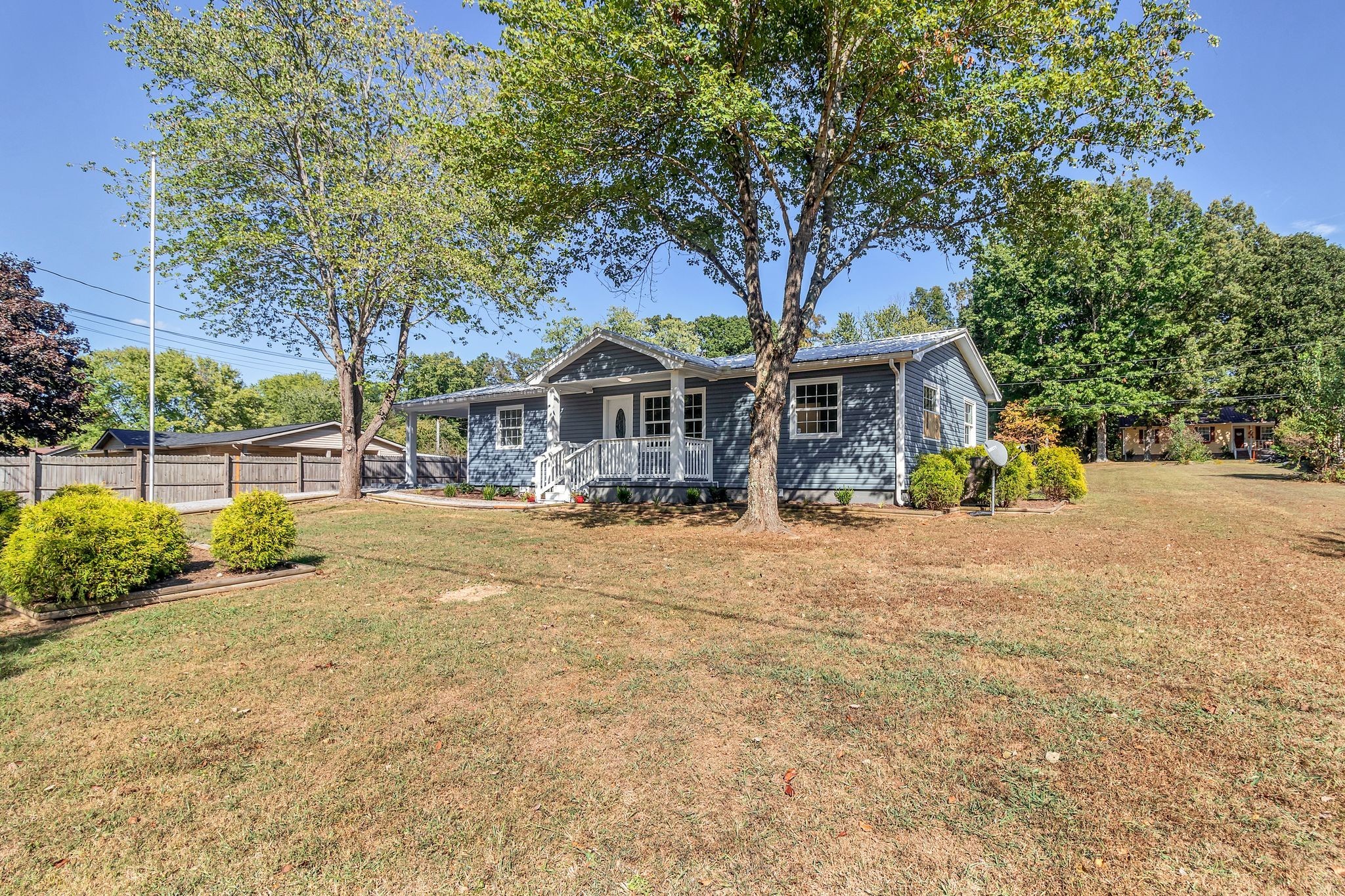 200 The Loop Cir