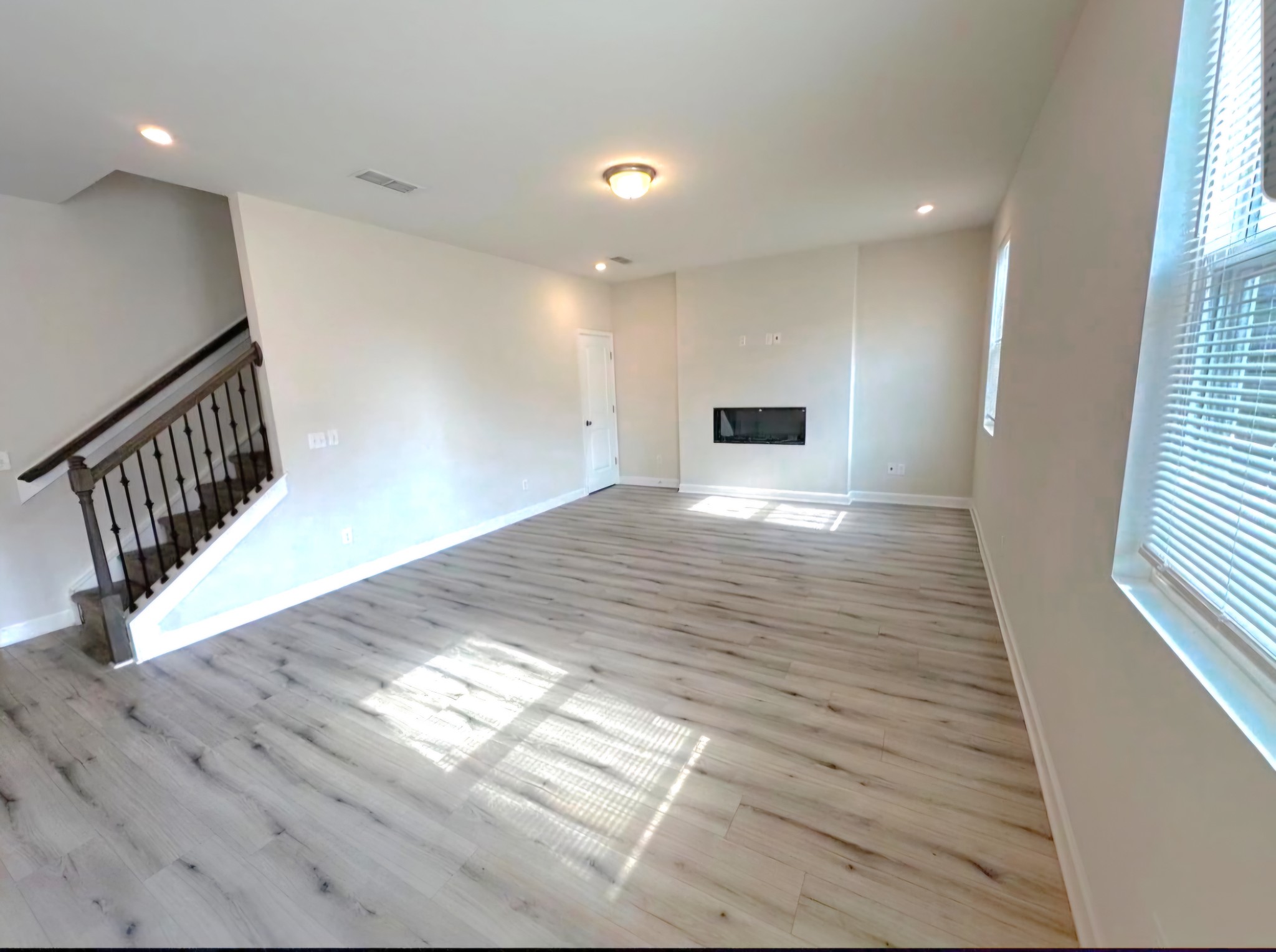 319 Canonbury Way