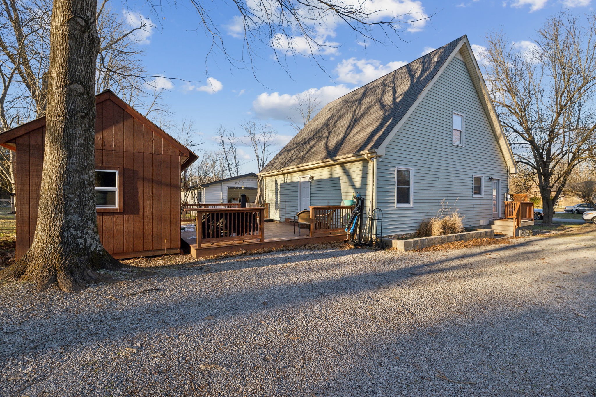 208 Paradise Dr