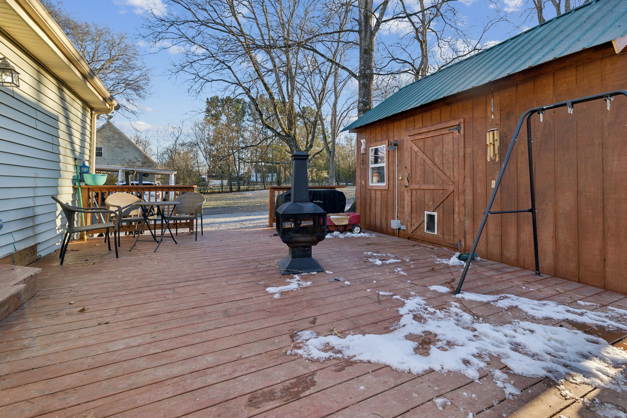 208 Paradise Dr