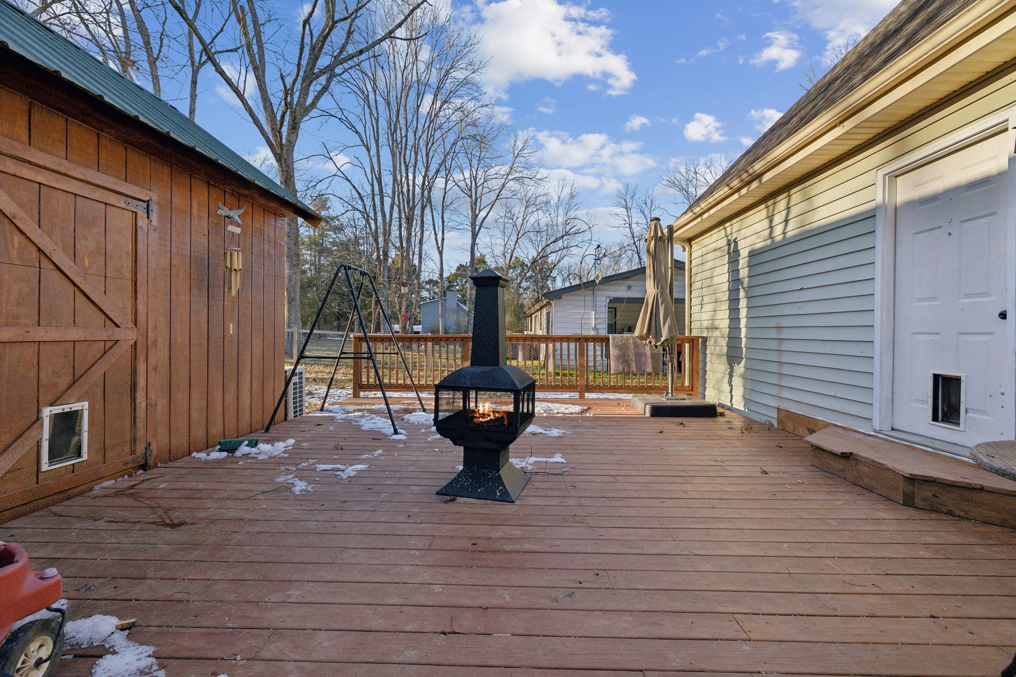 208 Paradise Dr