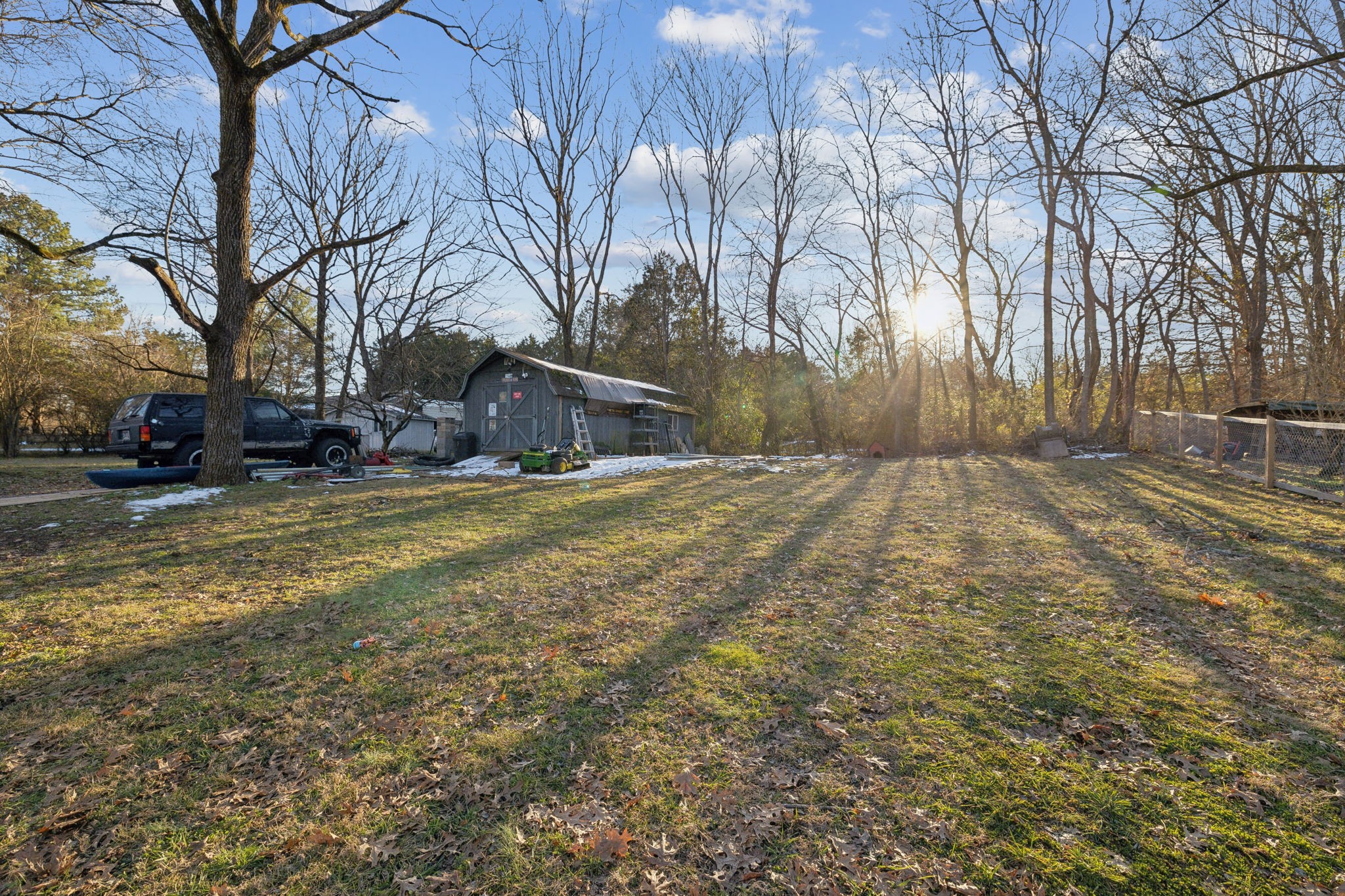 208 Paradise Dr
