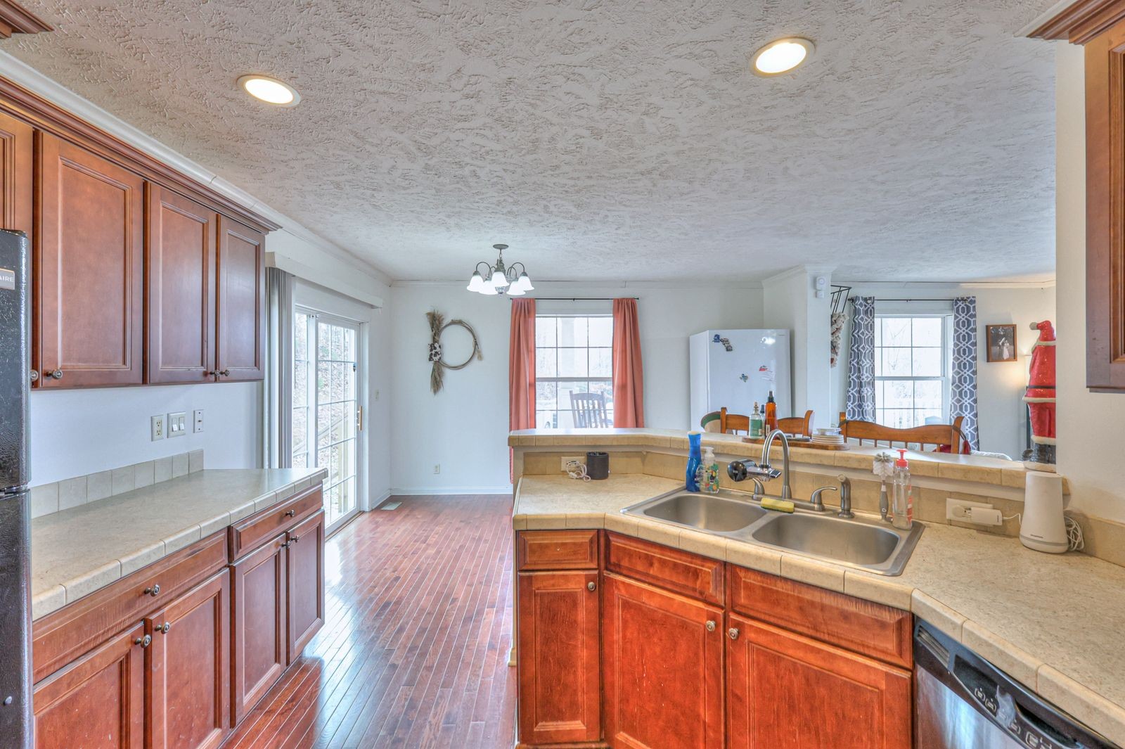 8285 Phillips Hollow Rd
