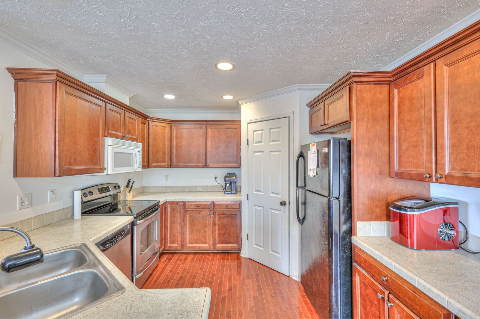 8285 Phillips Hollow Rd