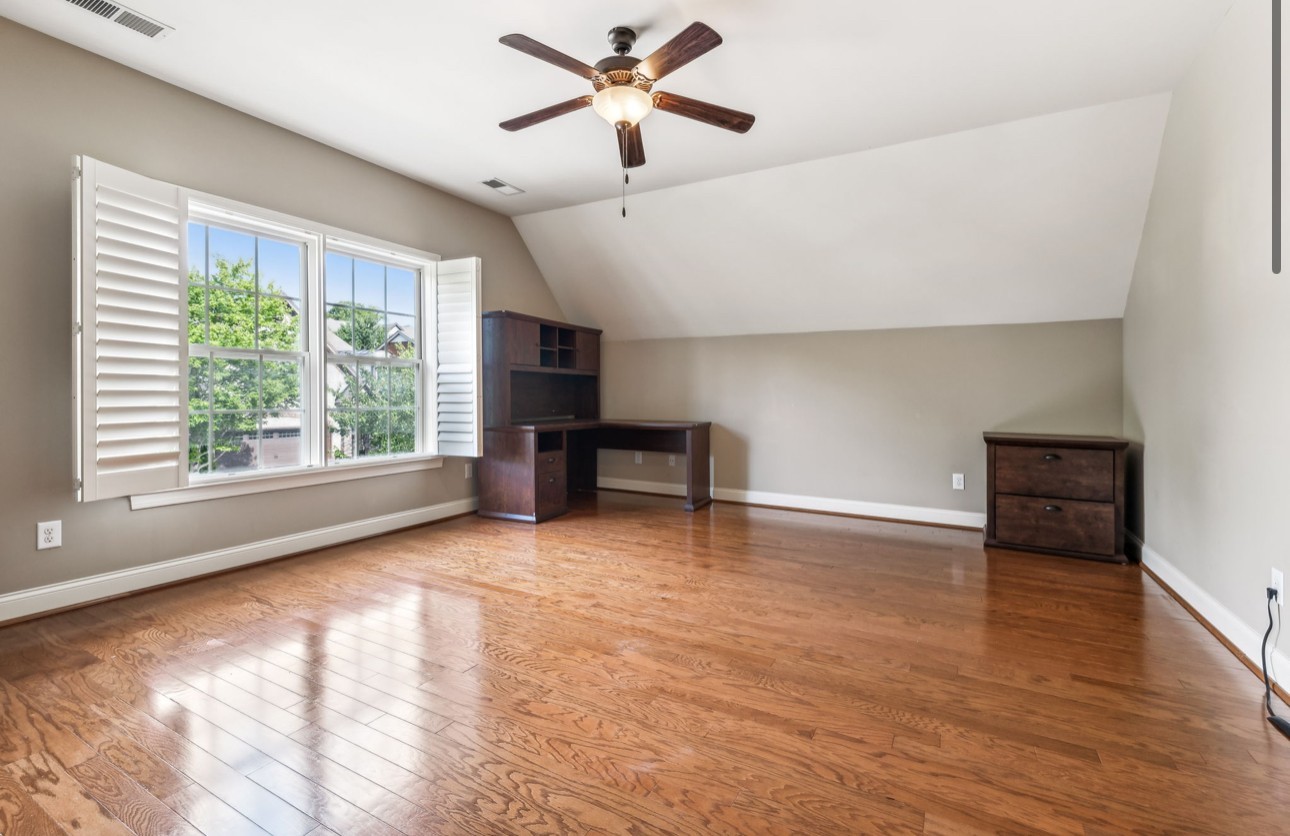 129 Village Cir