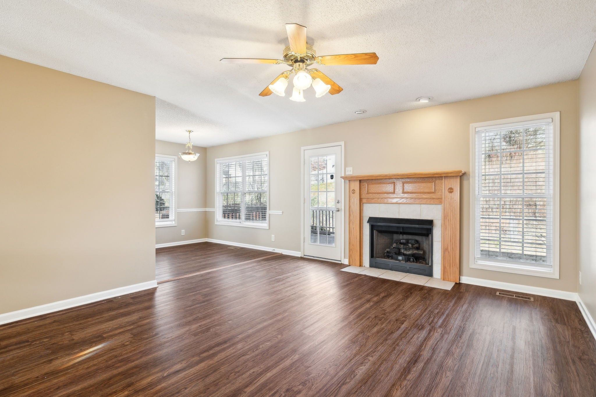 1043 Hedge Apple Dr
