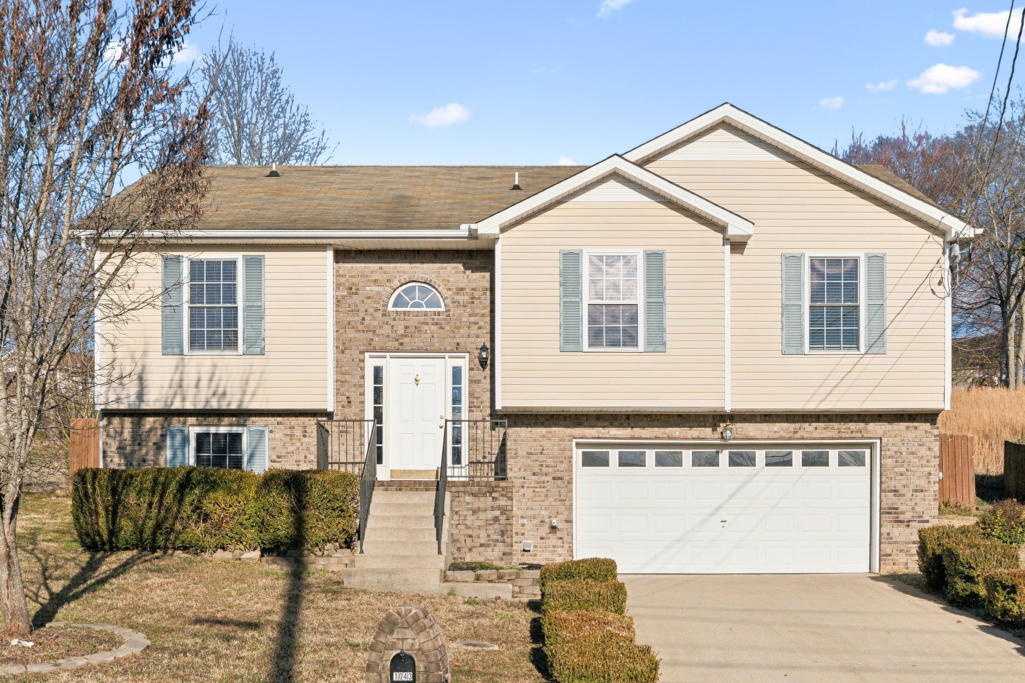 1043 Hedge Apple Dr