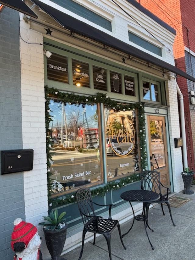 102 S College St