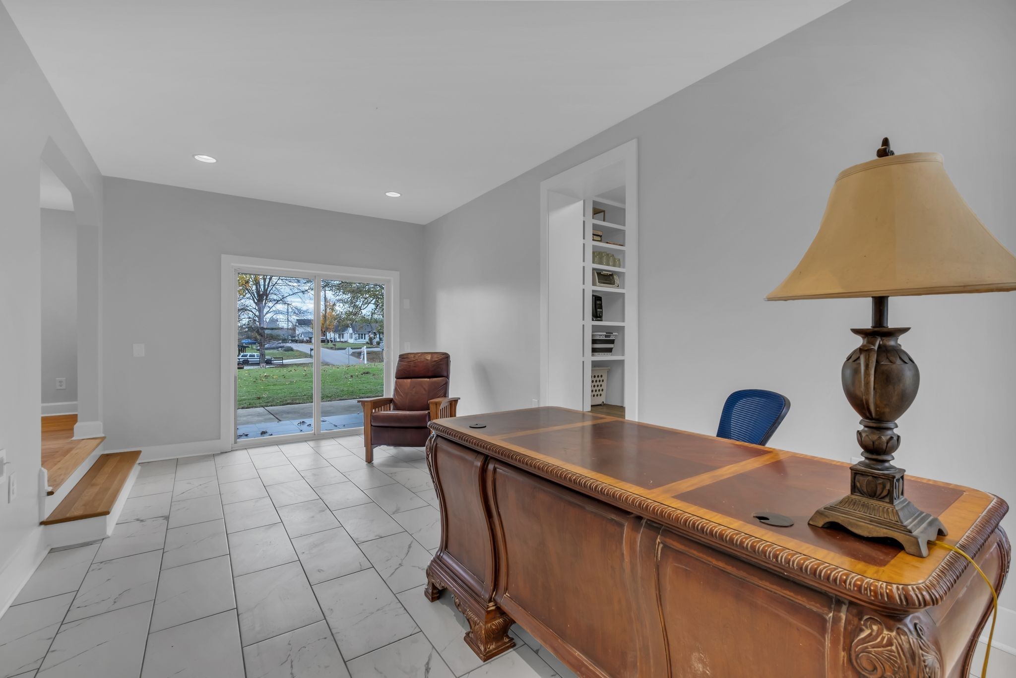 3001 Lakeshore Dr