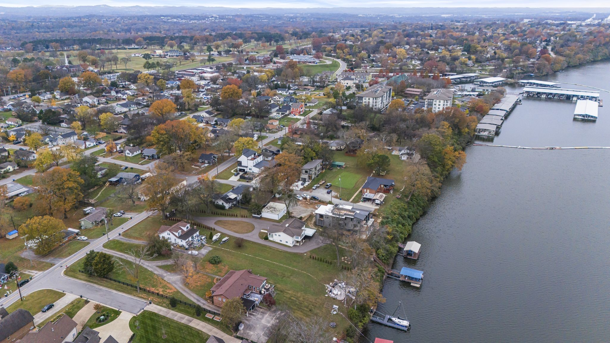 3001 Lakeshore Dr