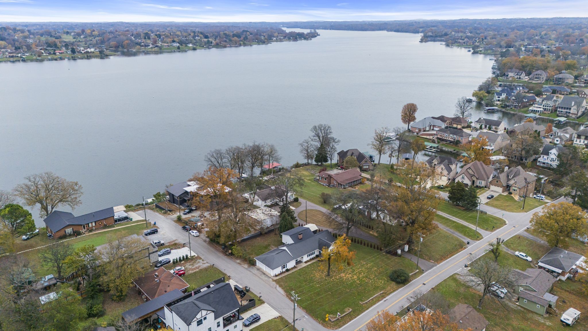 3001 Lakeshore Dr
