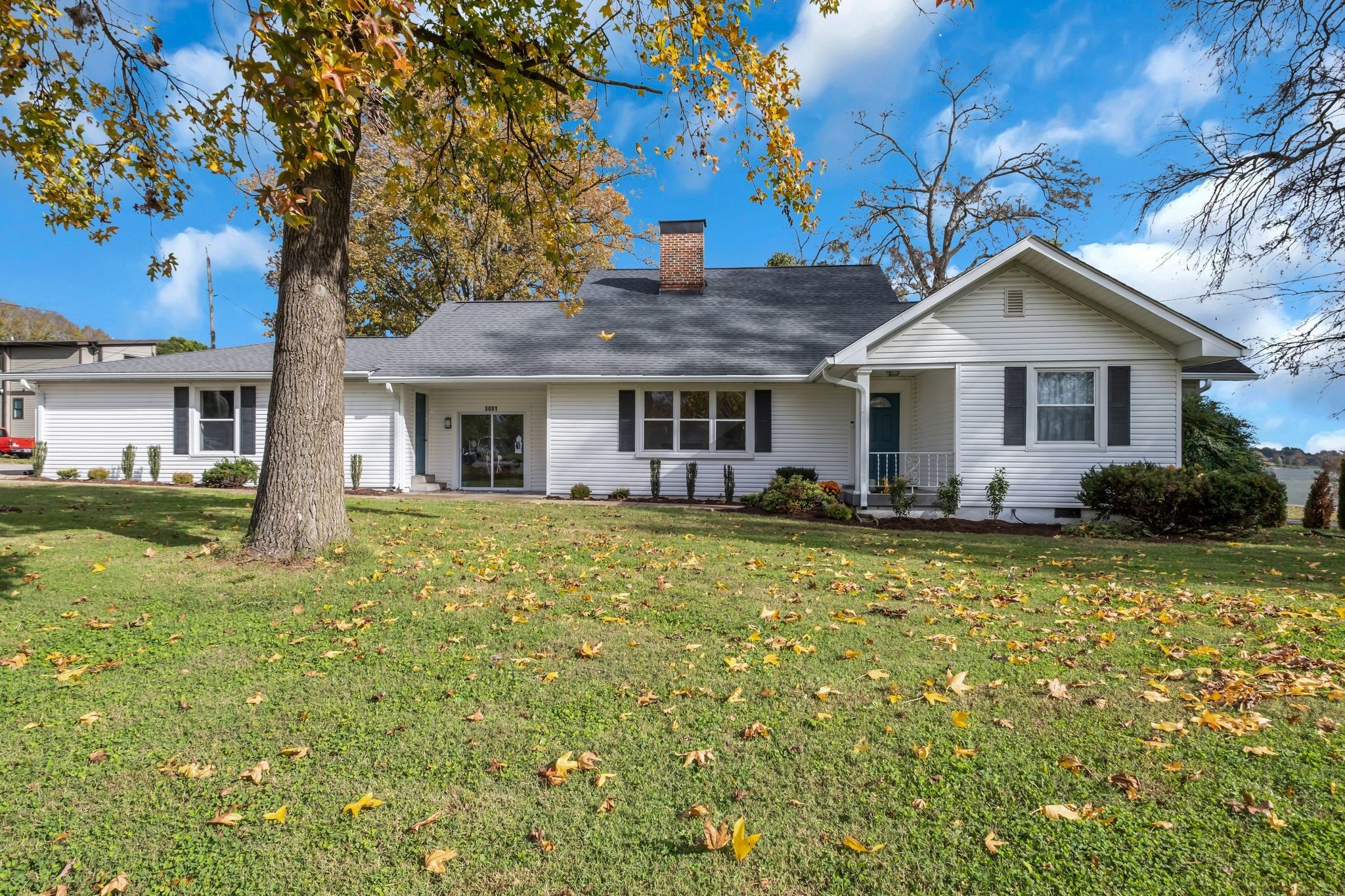 3001 Lakeshore Dr