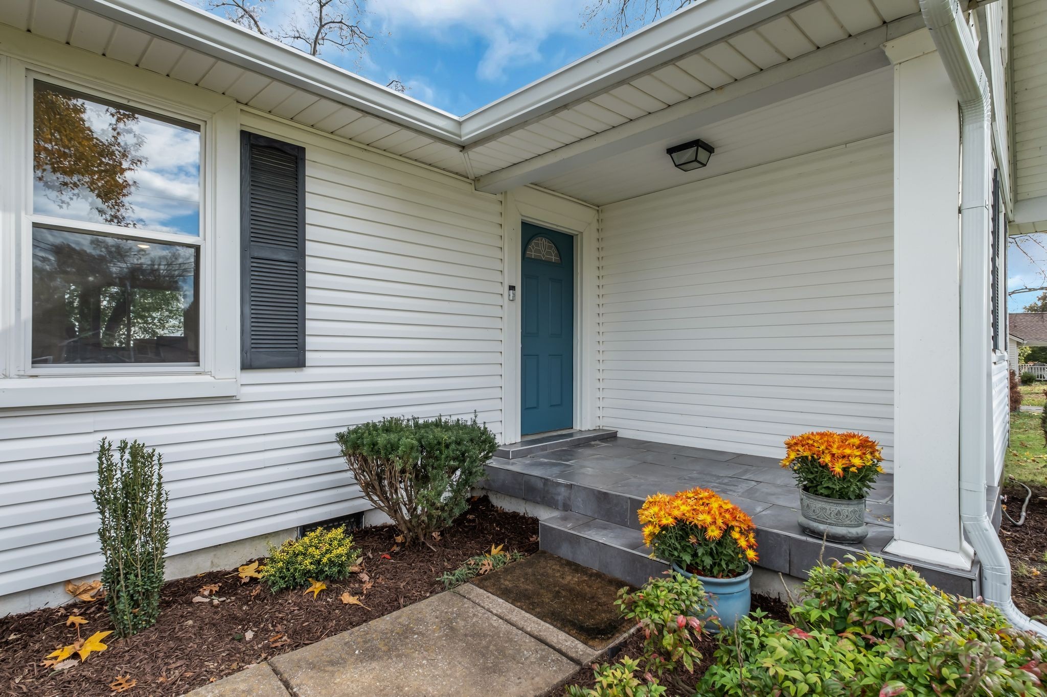 3001 Lakeshore Dr