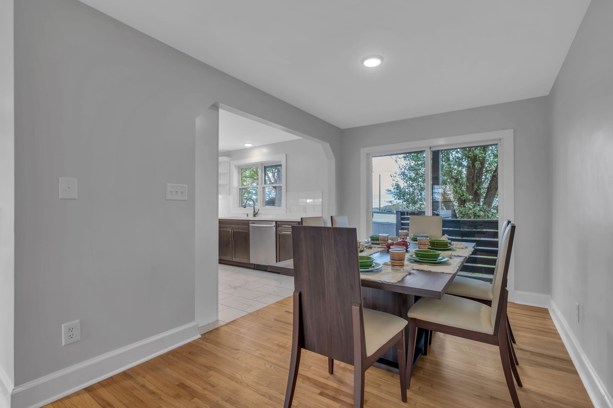 3001 Lakeshore Dr