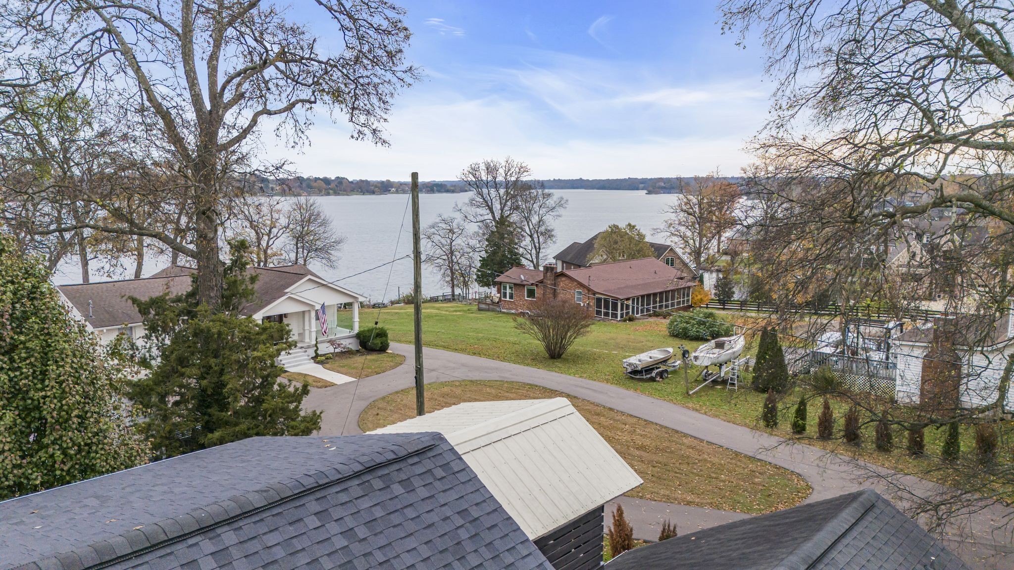 3001 Lakeshore Dr