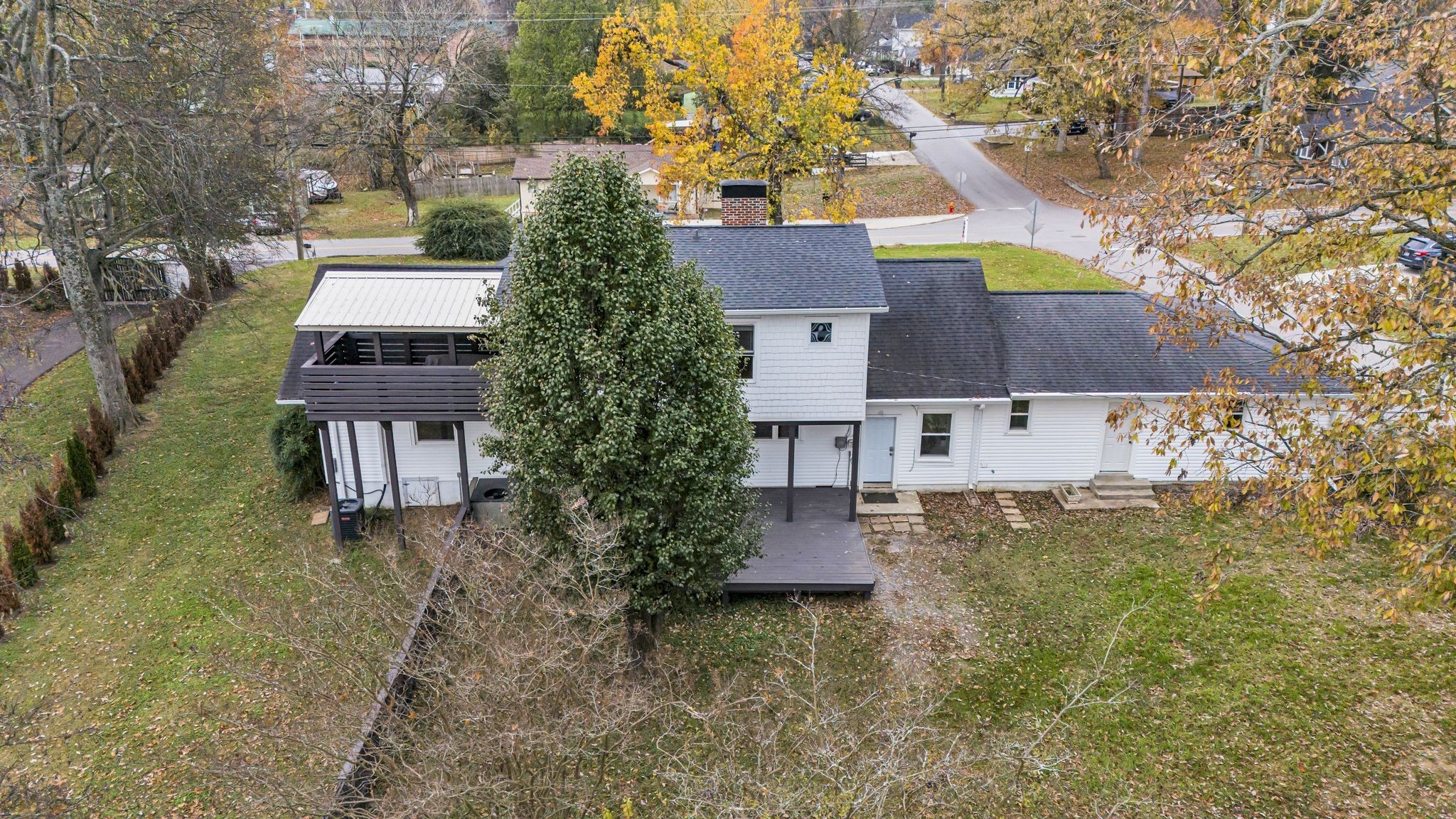 3001 Lakeshore Dr