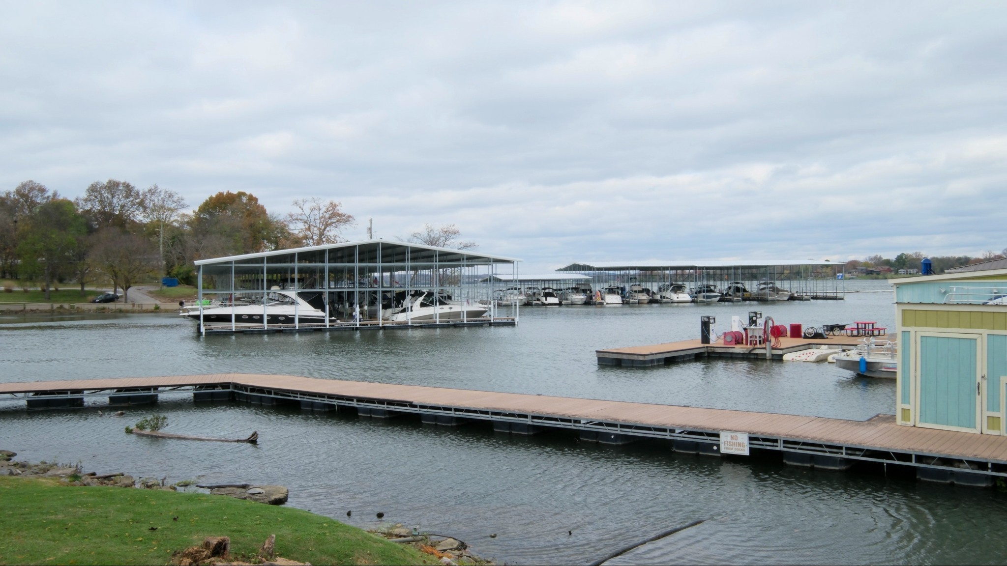 3001 Lakeshore Dr
