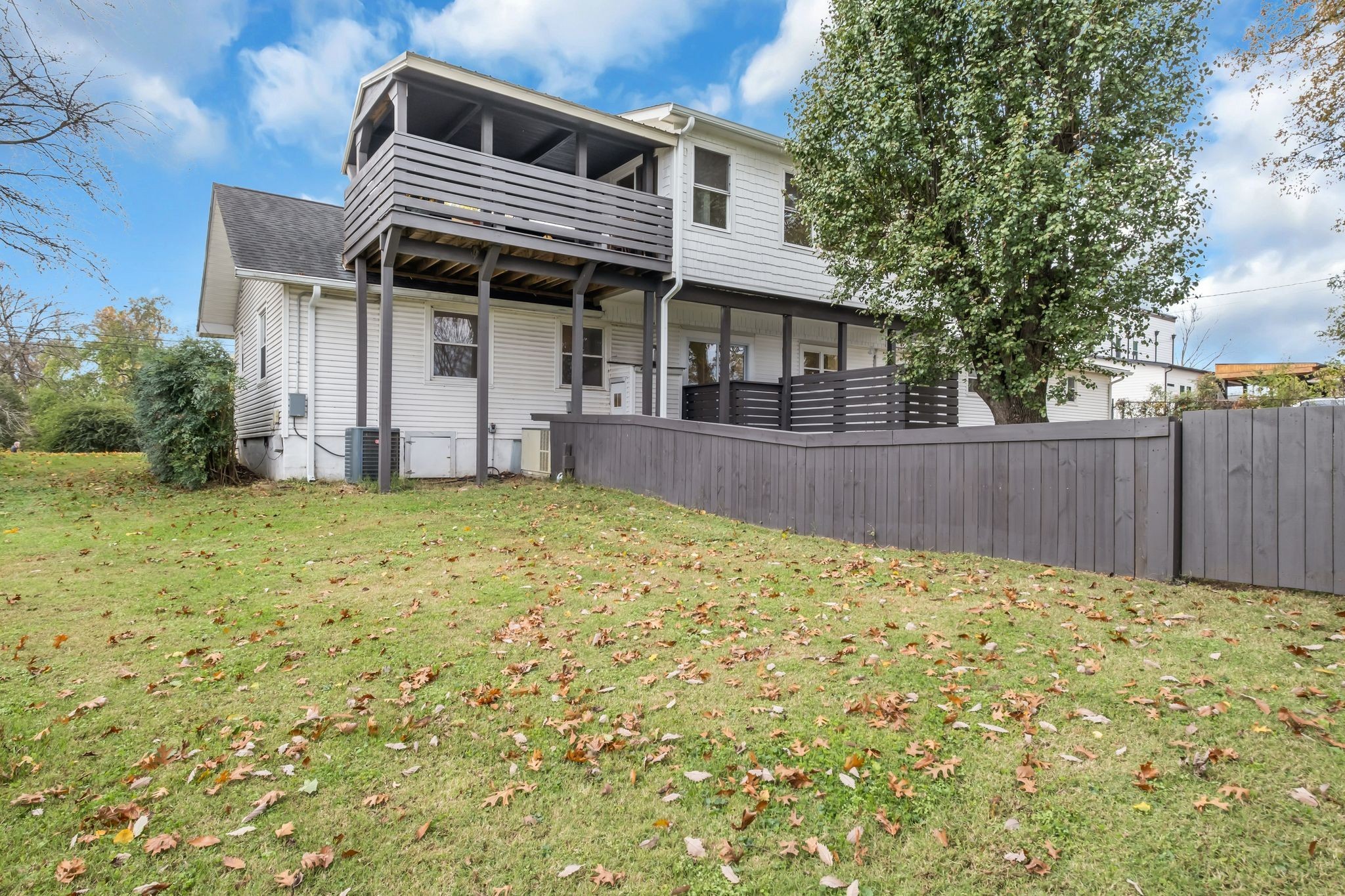 3001 Lakeshore Dr