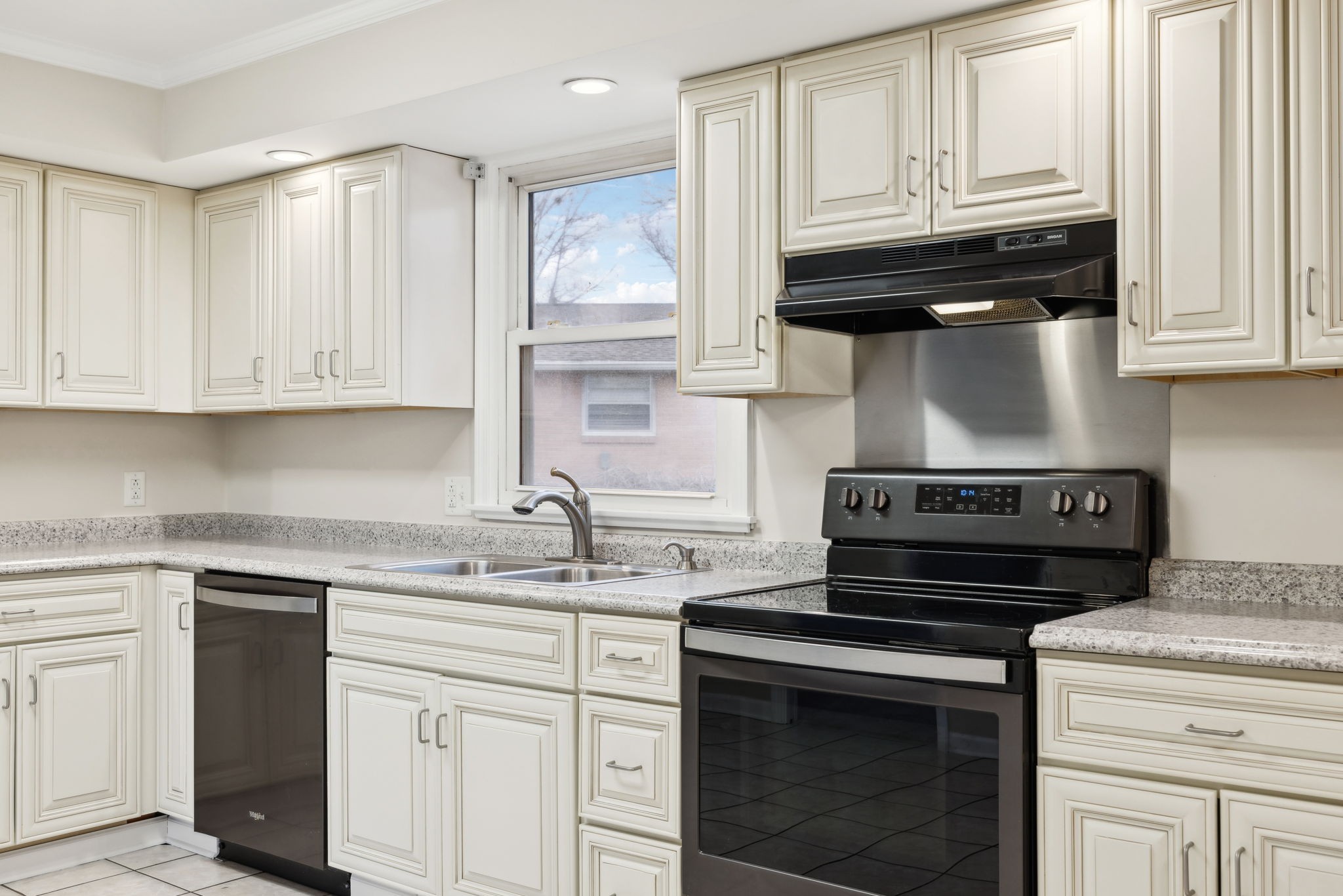 438 Annex Ave