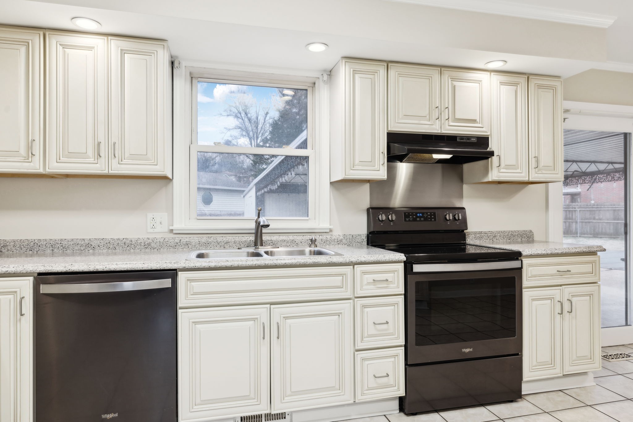 438 Annex Ave