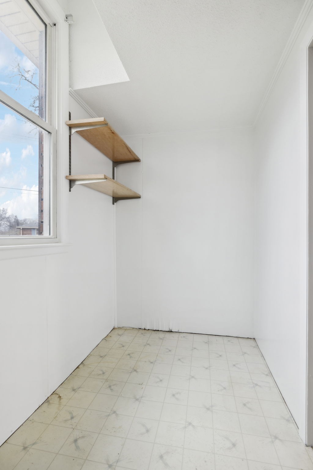 438 Annex Ave