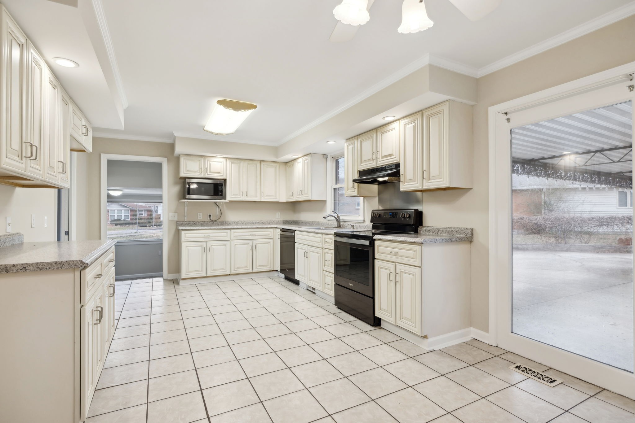 438 Annex Ave