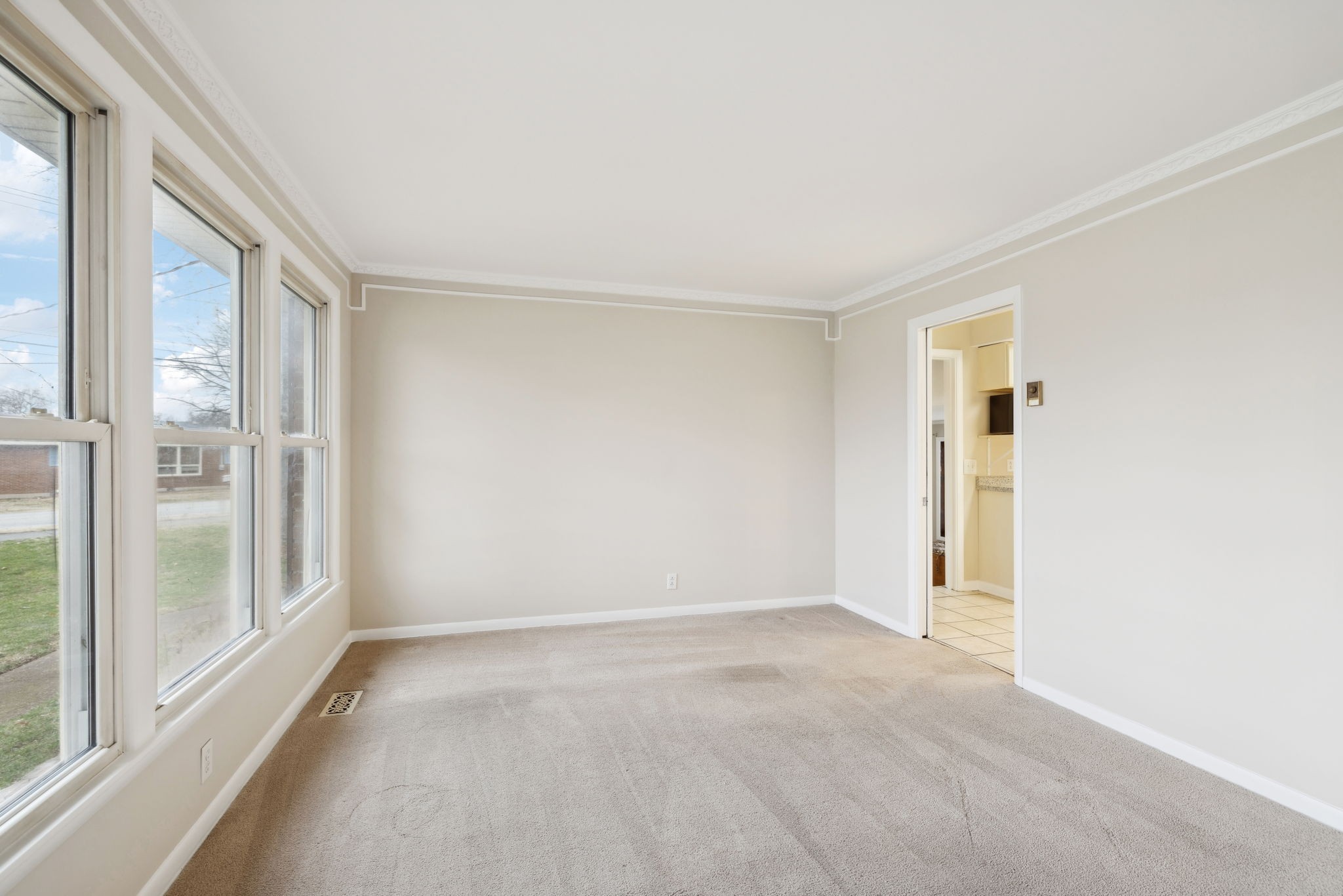 438 Annex Ave