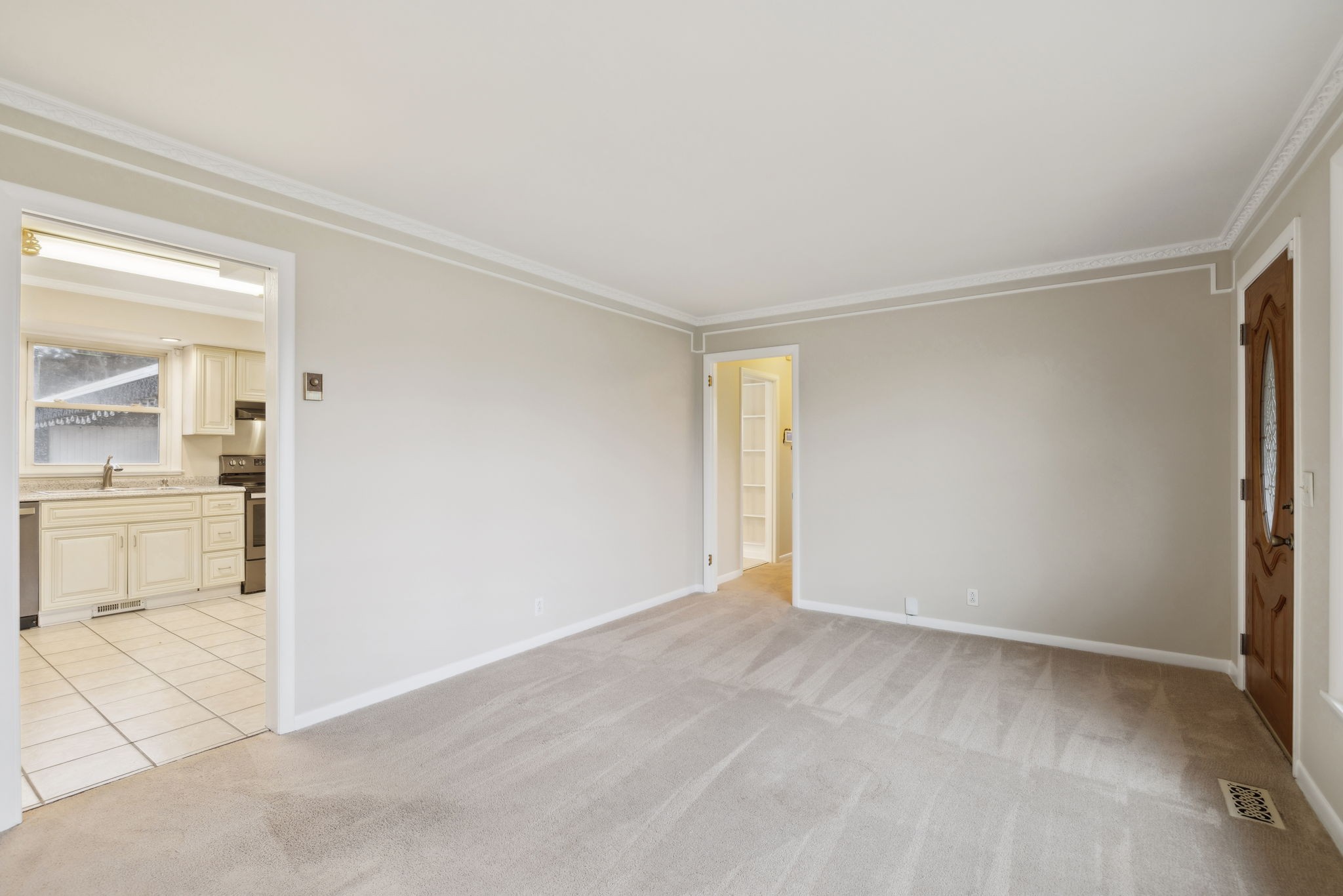 438 Annex Ave