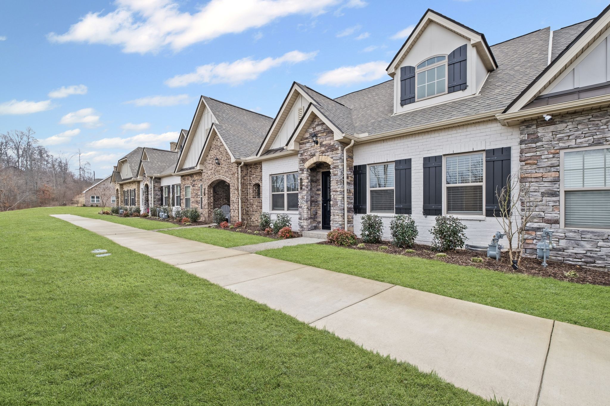 320 Buckner Cir