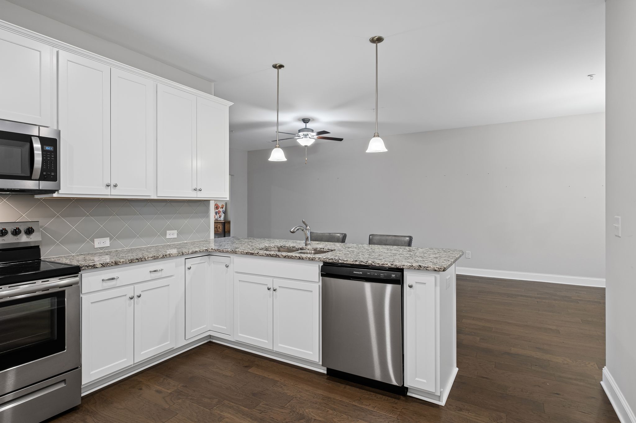 320 Buckner Cir