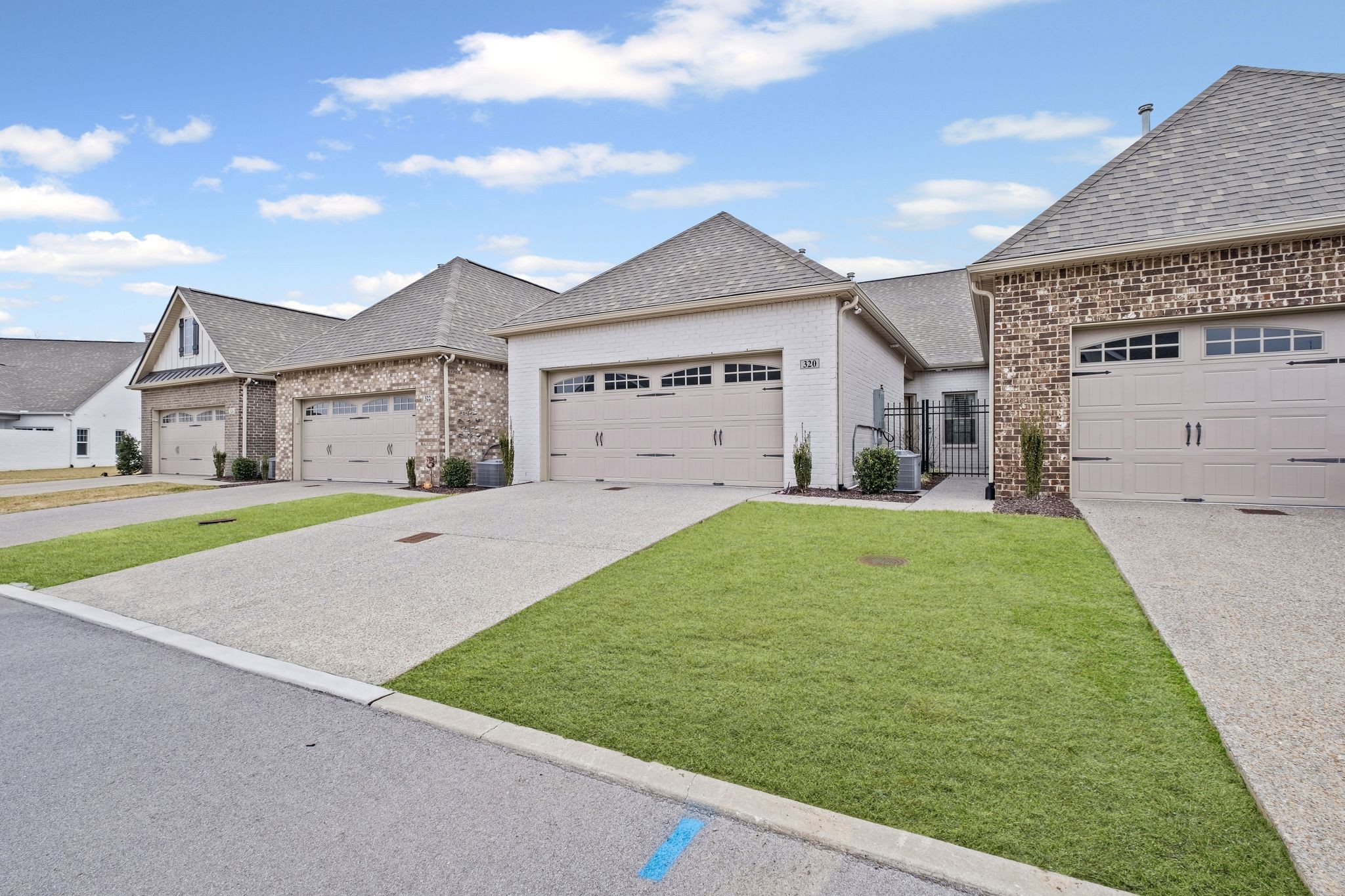 320 Buckner Cir