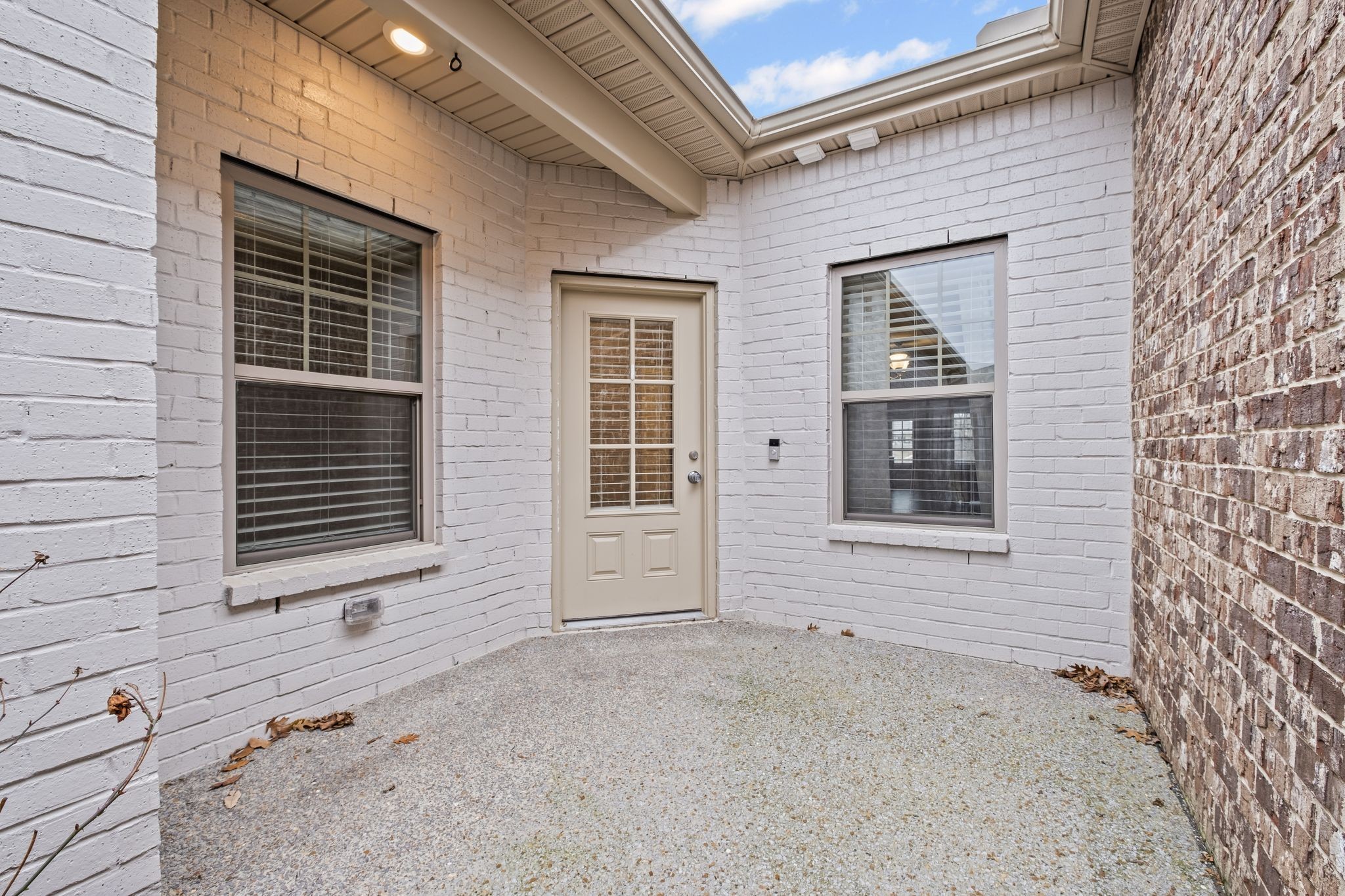 320 Buckner Cir