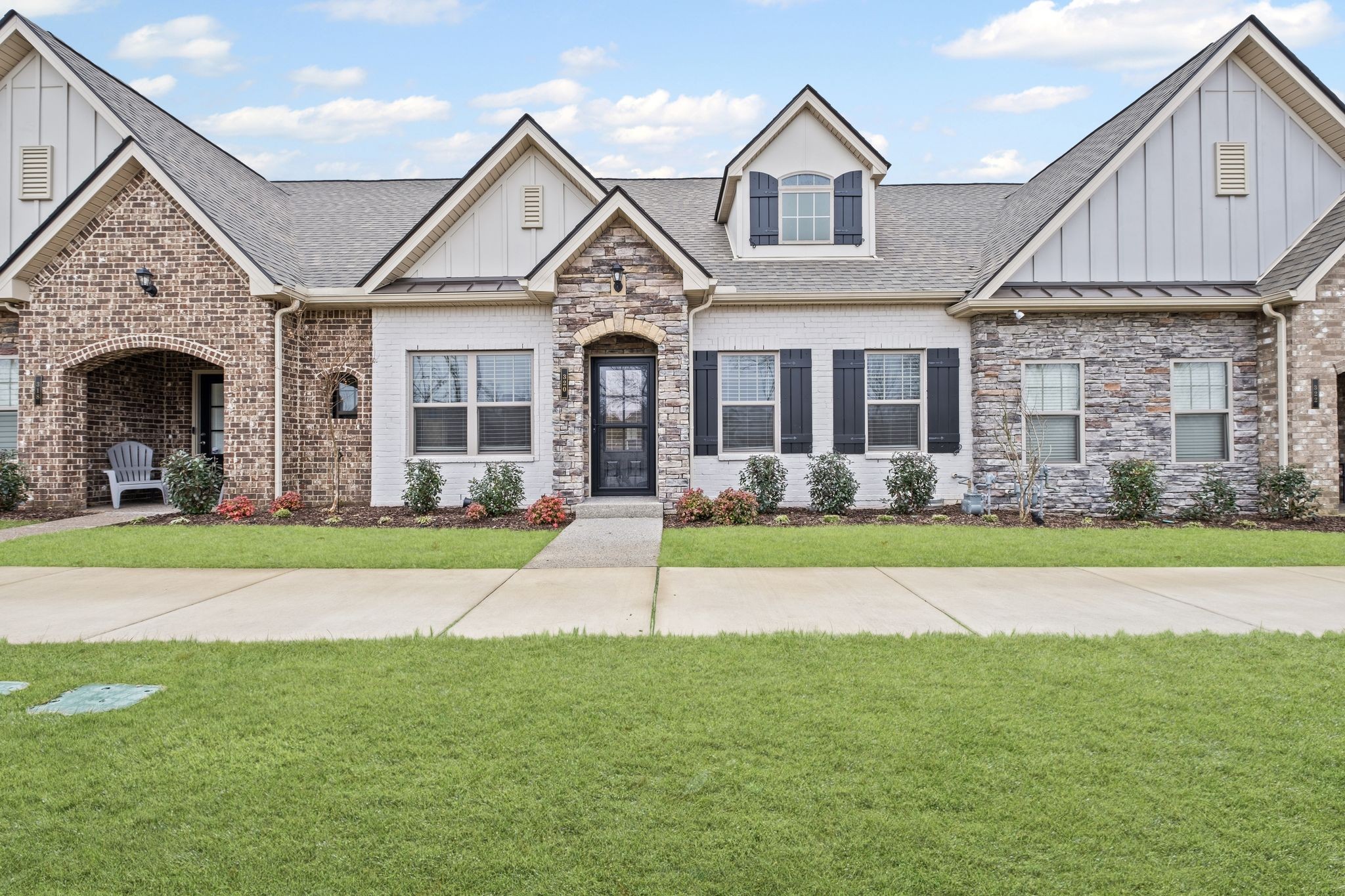 320 Buckner Cir
