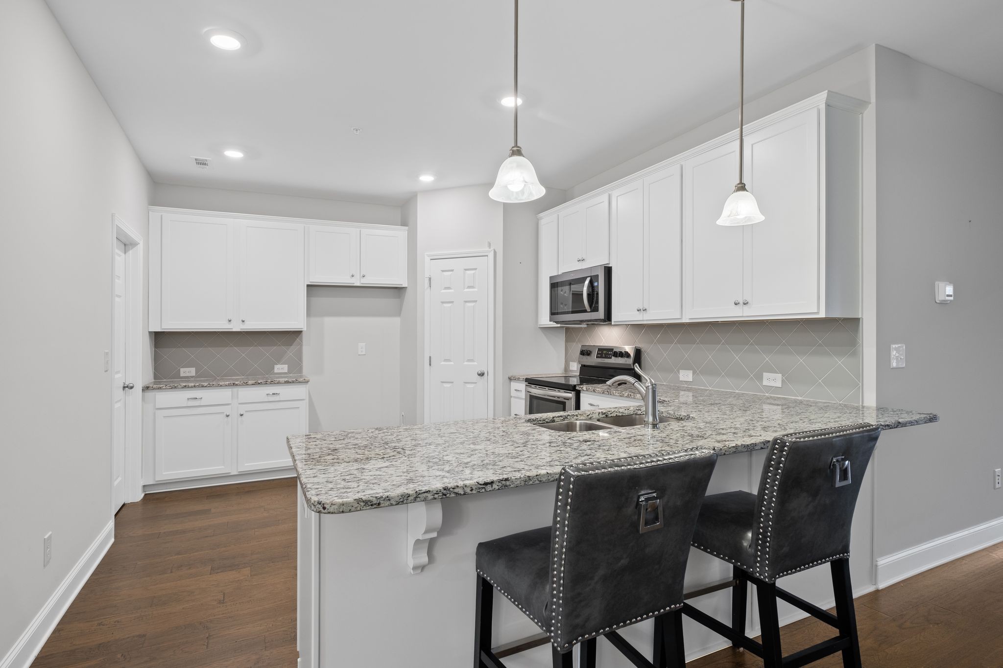 320 Buckner Cir