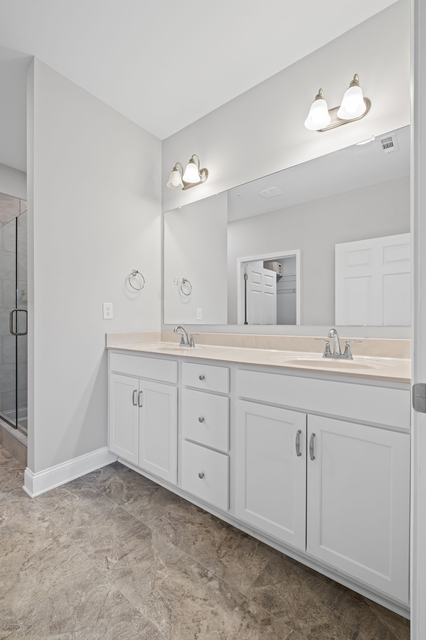 320 Buckner Cir