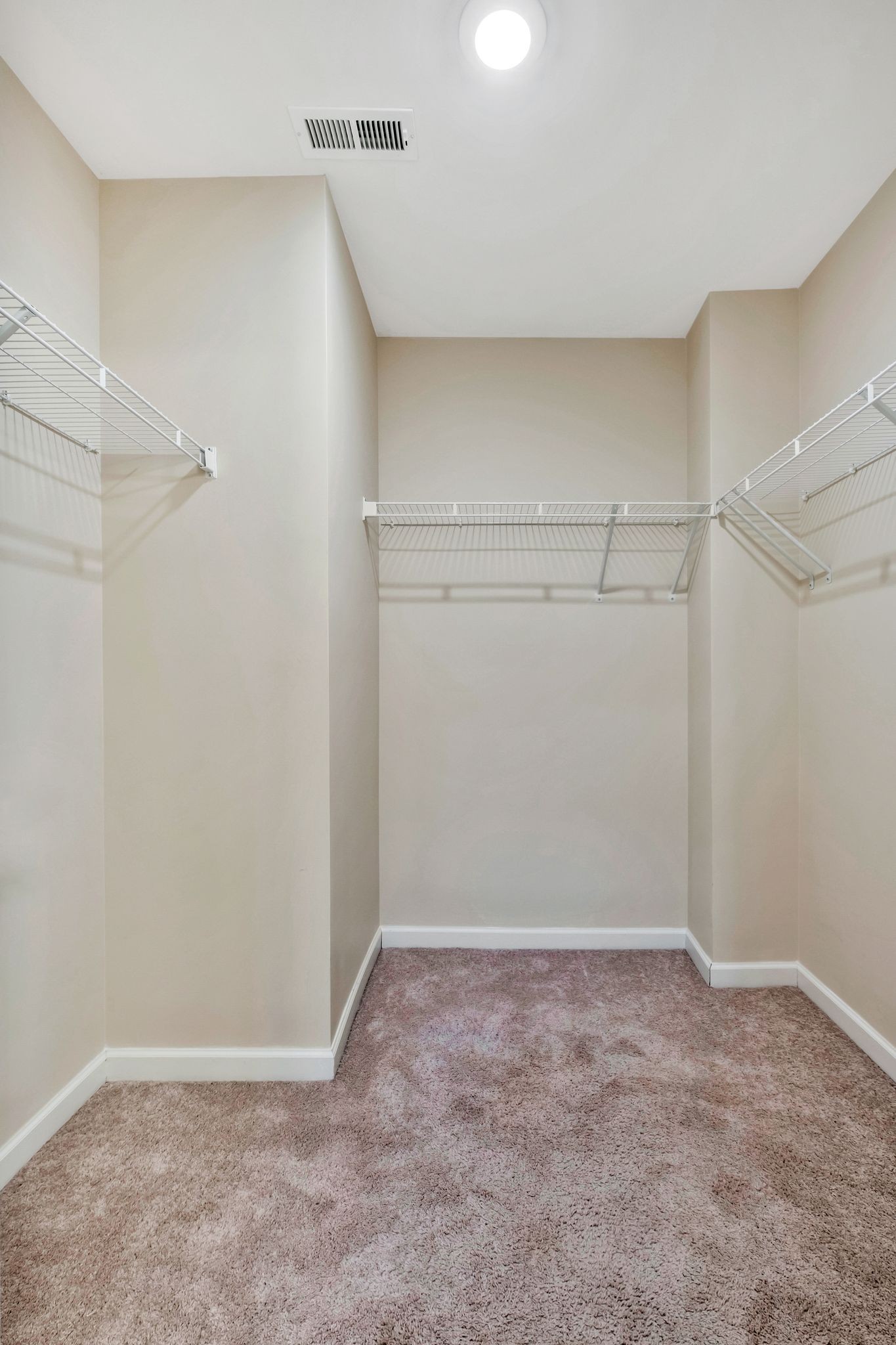 802 Kennear Ln