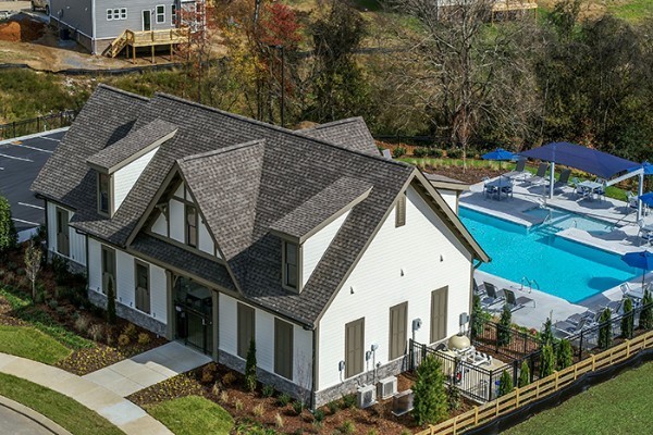 802 Kennear Ln