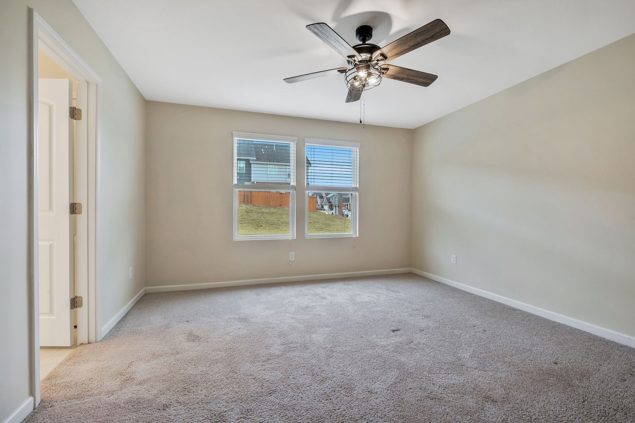 802 Kennear Ln