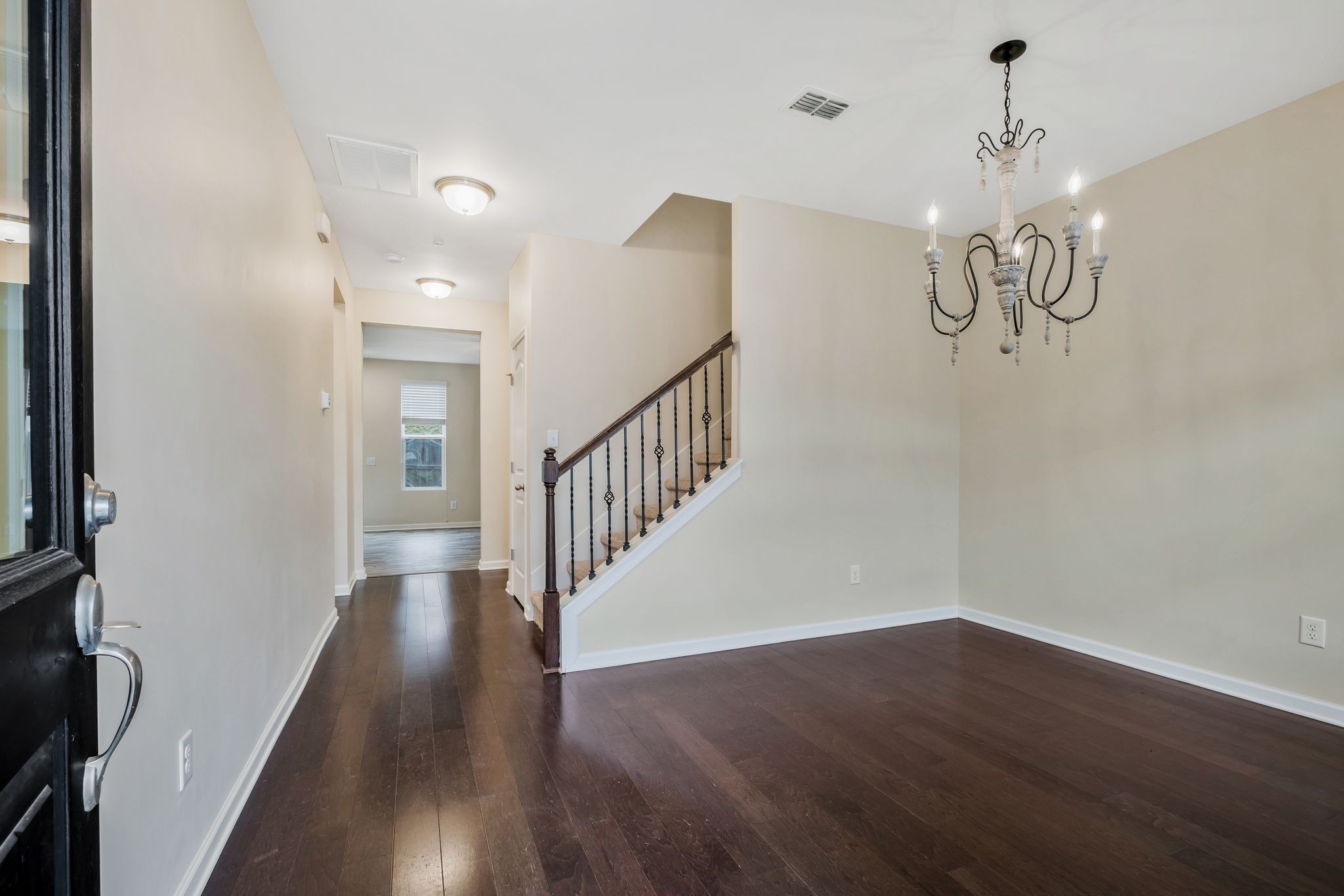 802 Kennear Ln