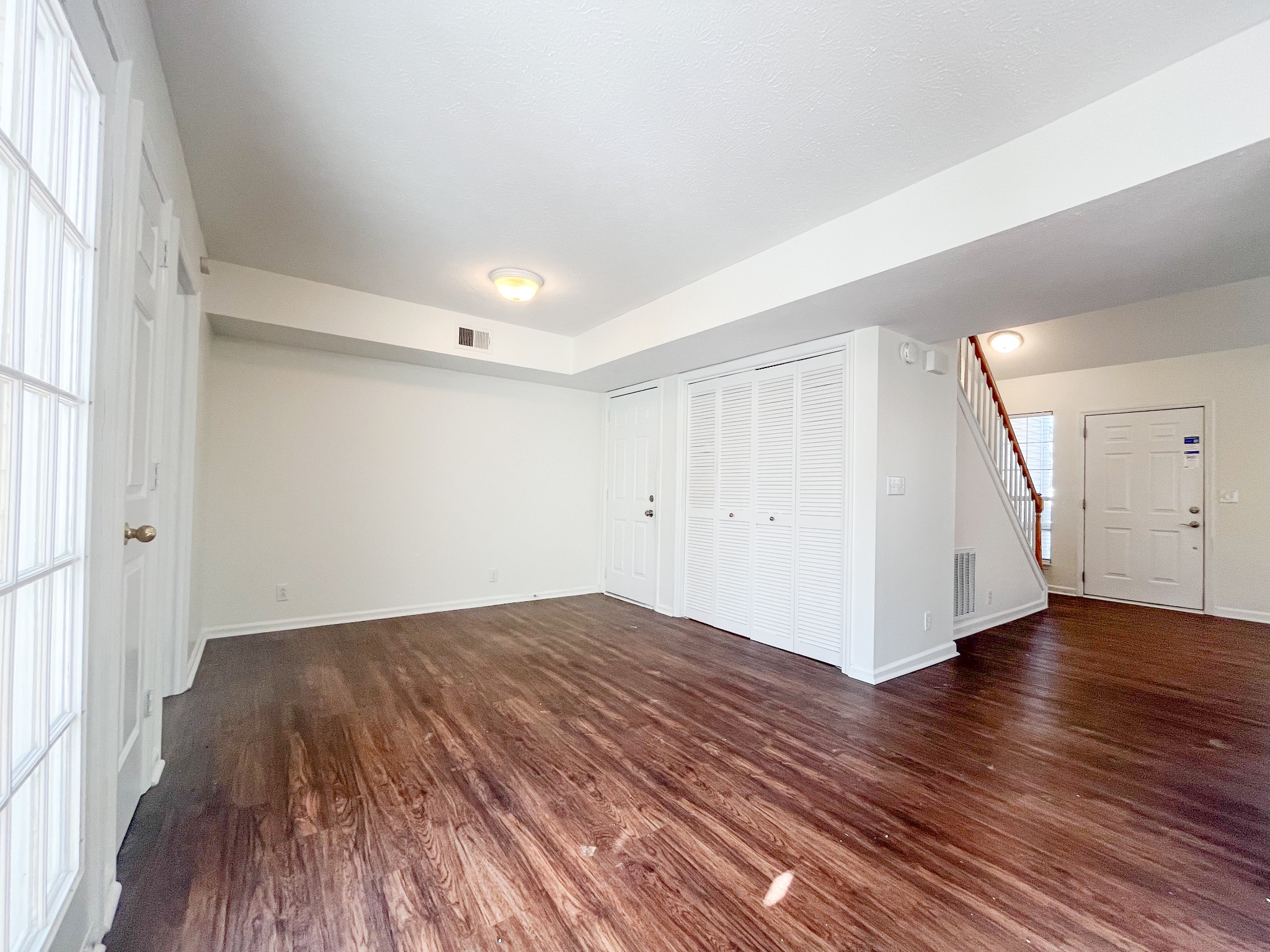 1066 Meandering Way