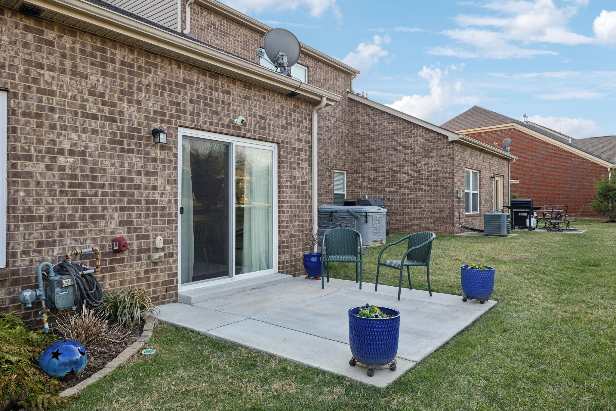 830 Meadowcrest Way