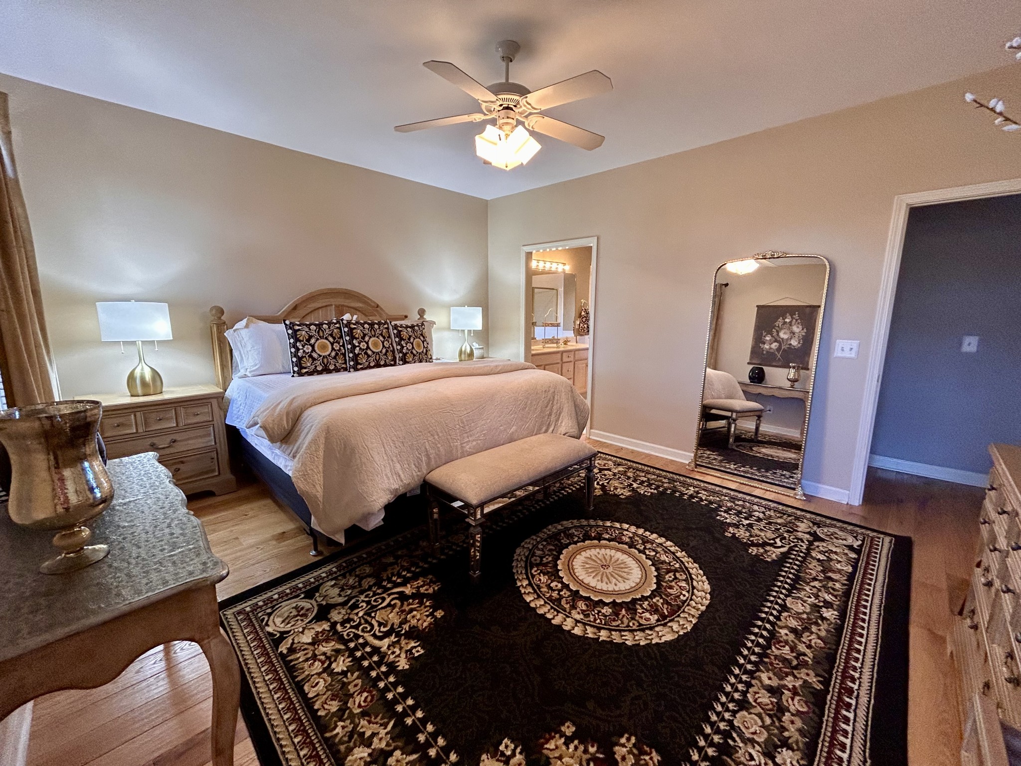 517 Rivercrest Cv