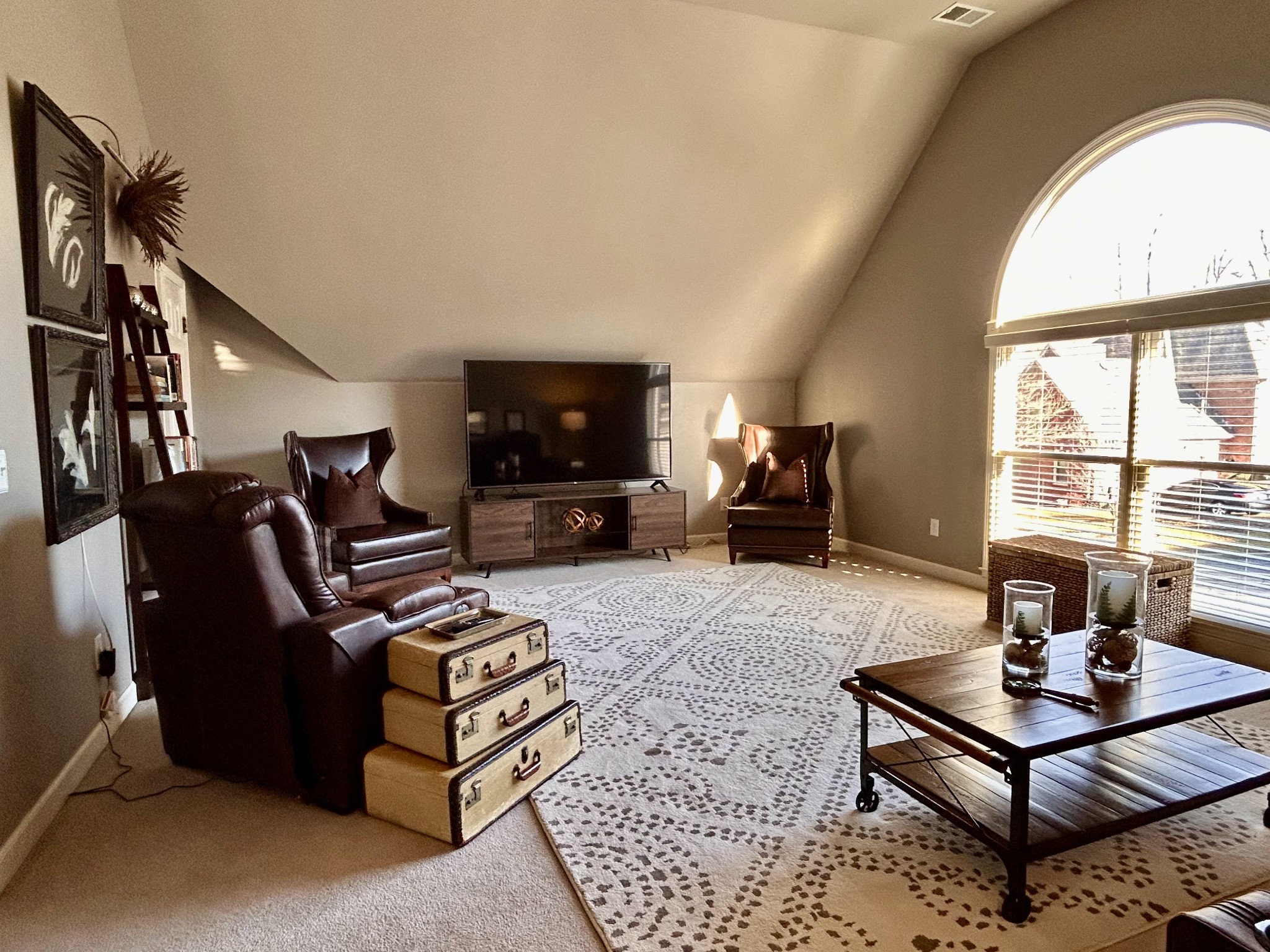 517 Rivercrest Cv