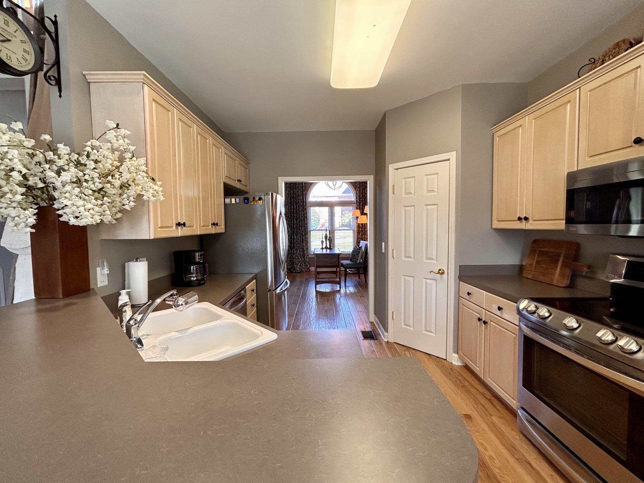 517 Rivercrest Cv