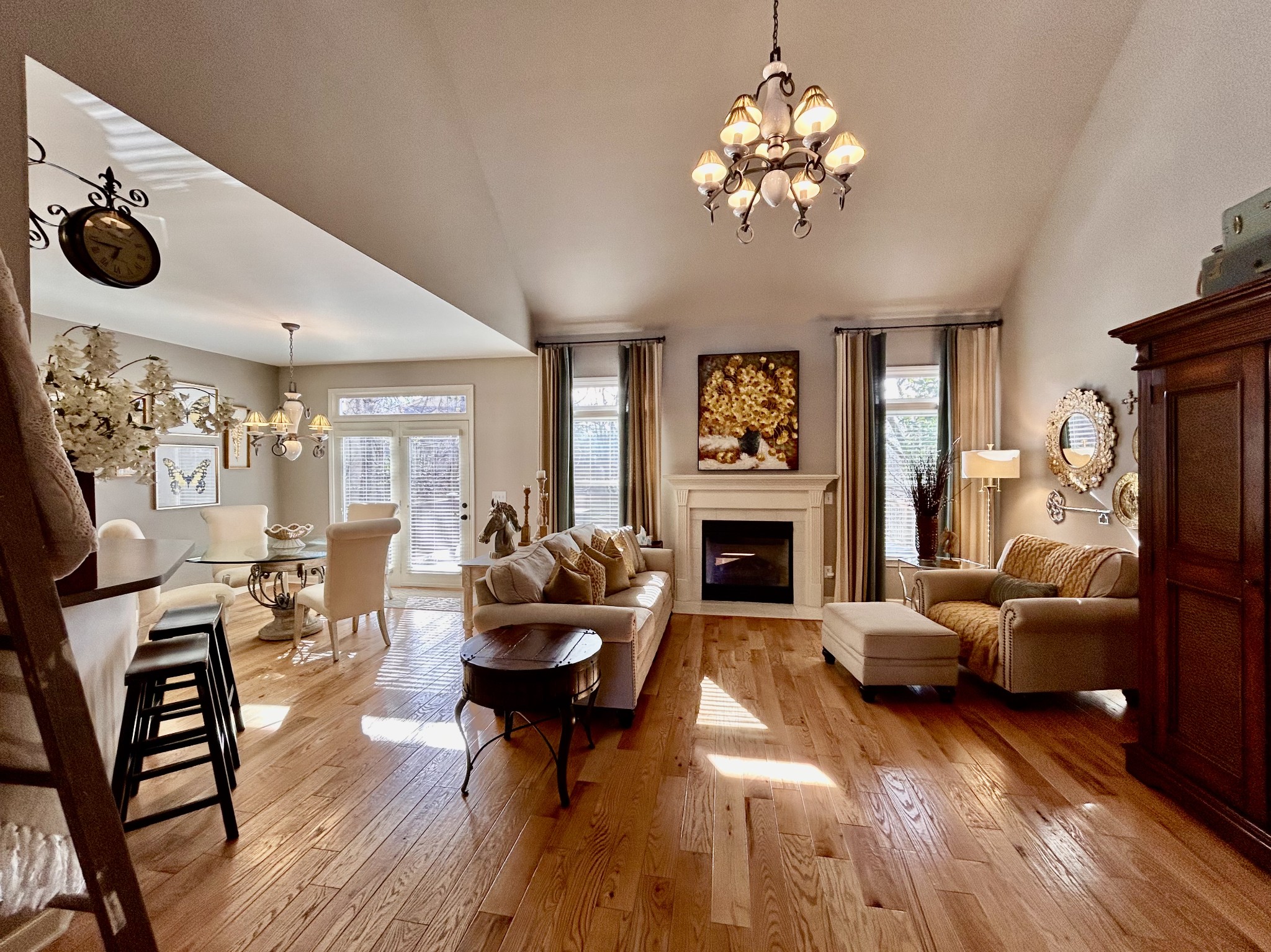 517 Rivercrest Cv