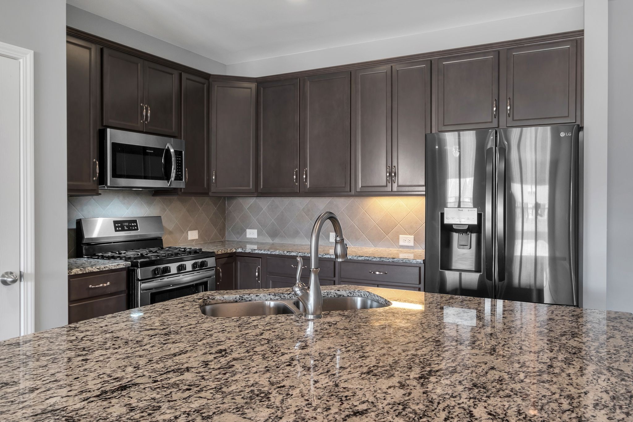 1639 Summit Rdg